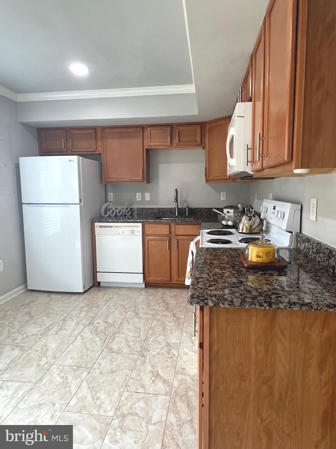 BROOKWOOD - Residential Lease