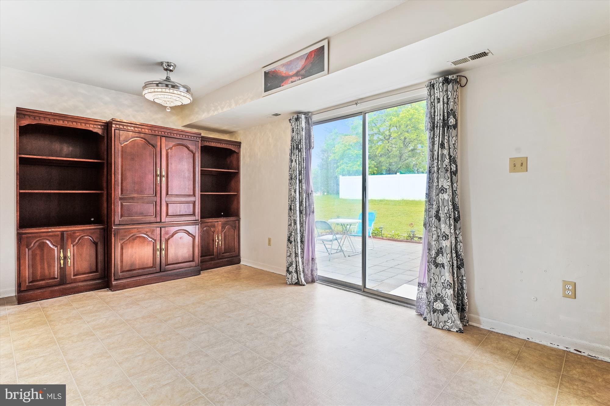 BREEZEWOOD FOREST - Residential Lease