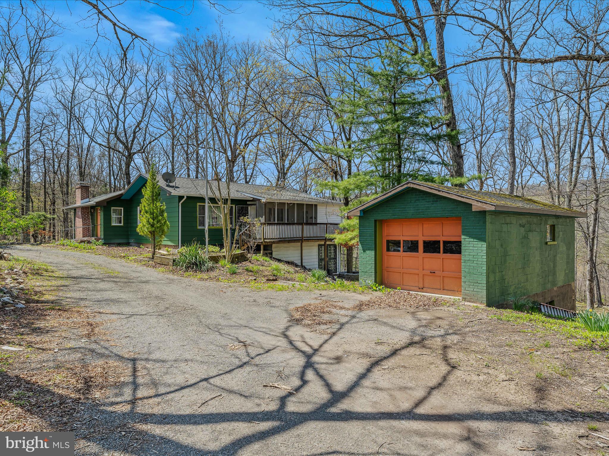 2919 MOUNTAIN LAKE ROAD