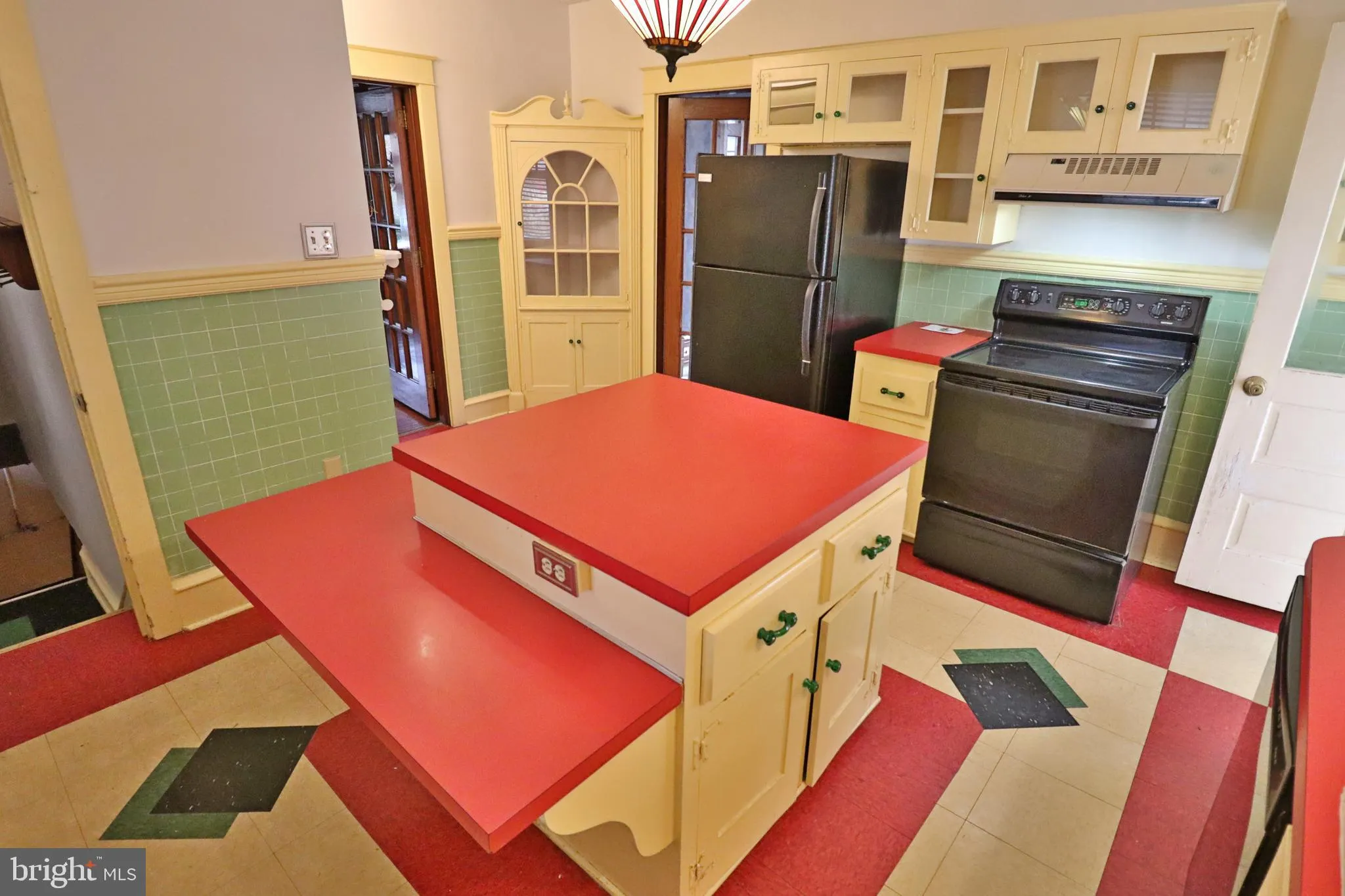 Akron, Pennsylvania 17501, United States, 4 Bedrooms Bedrooms, ,3 BathroomsBathrooms,Residential,Coming Soon,243575