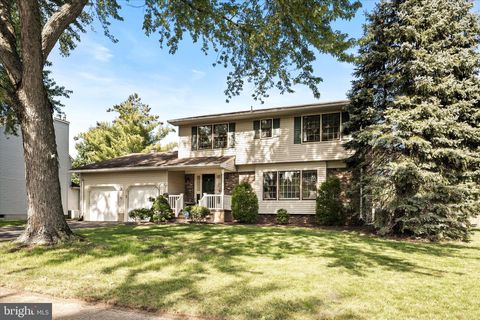 Photo of 111 Robin Drive, HAMILTON, NJ 08619 (MLS # NJME2067010)