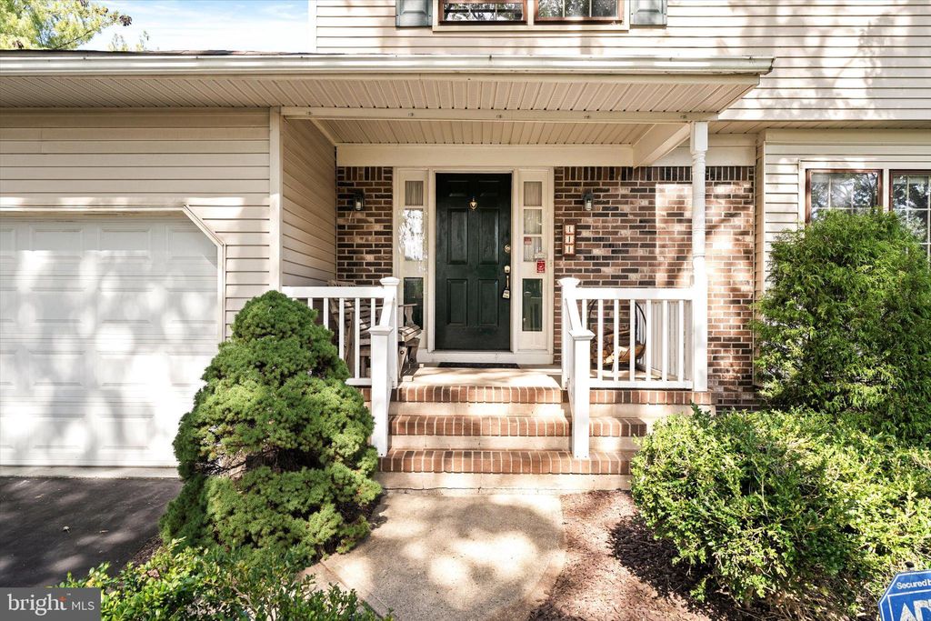Photo of 111 Robin Drive, HAMILTON, NJ 08619 (MLS # NJME2067010)