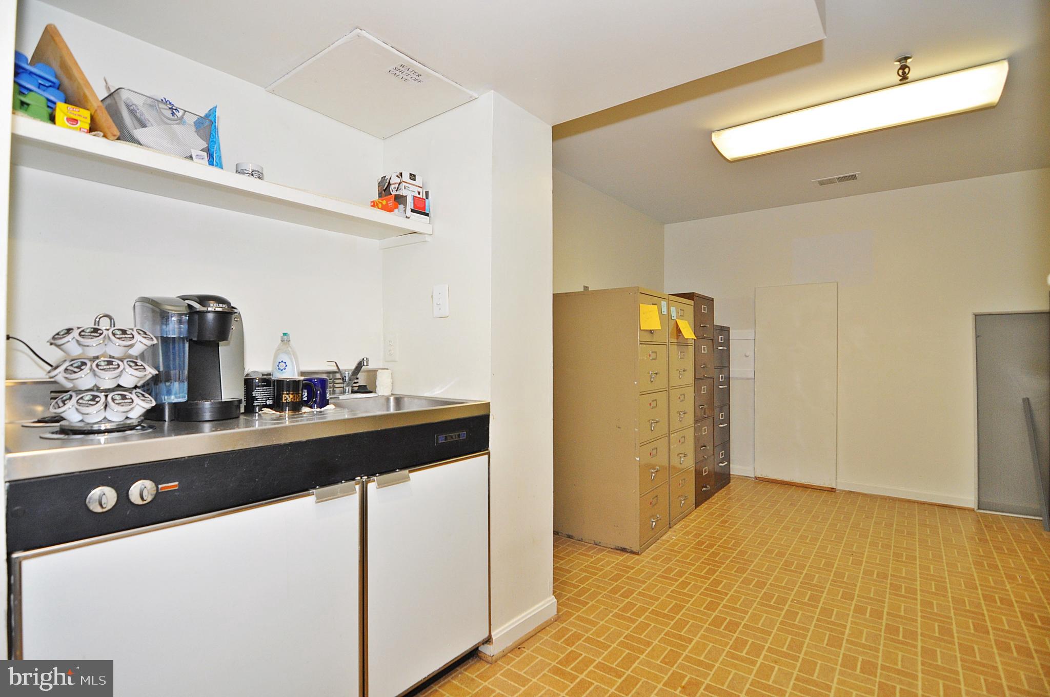 CITY OF FAIRFAX - Commercial Sale