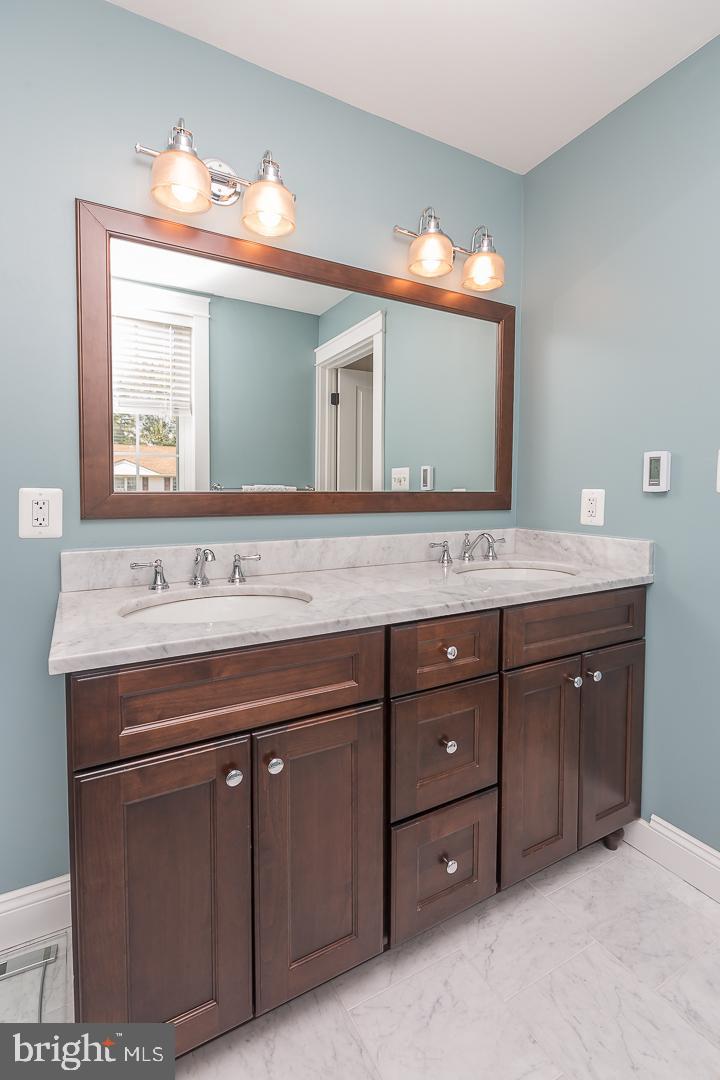 LLANERCH - Residential