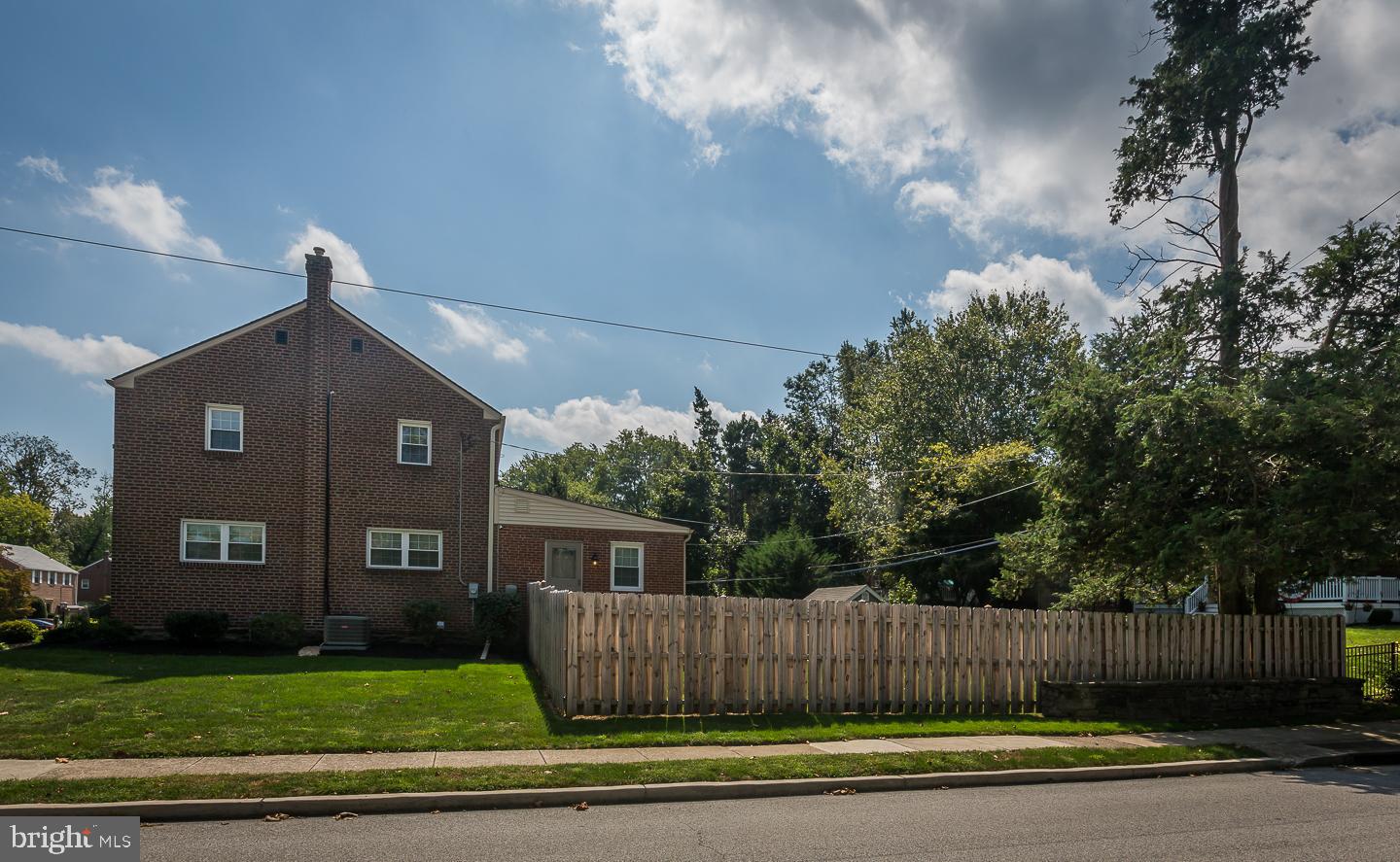 LLANERCH - Residential