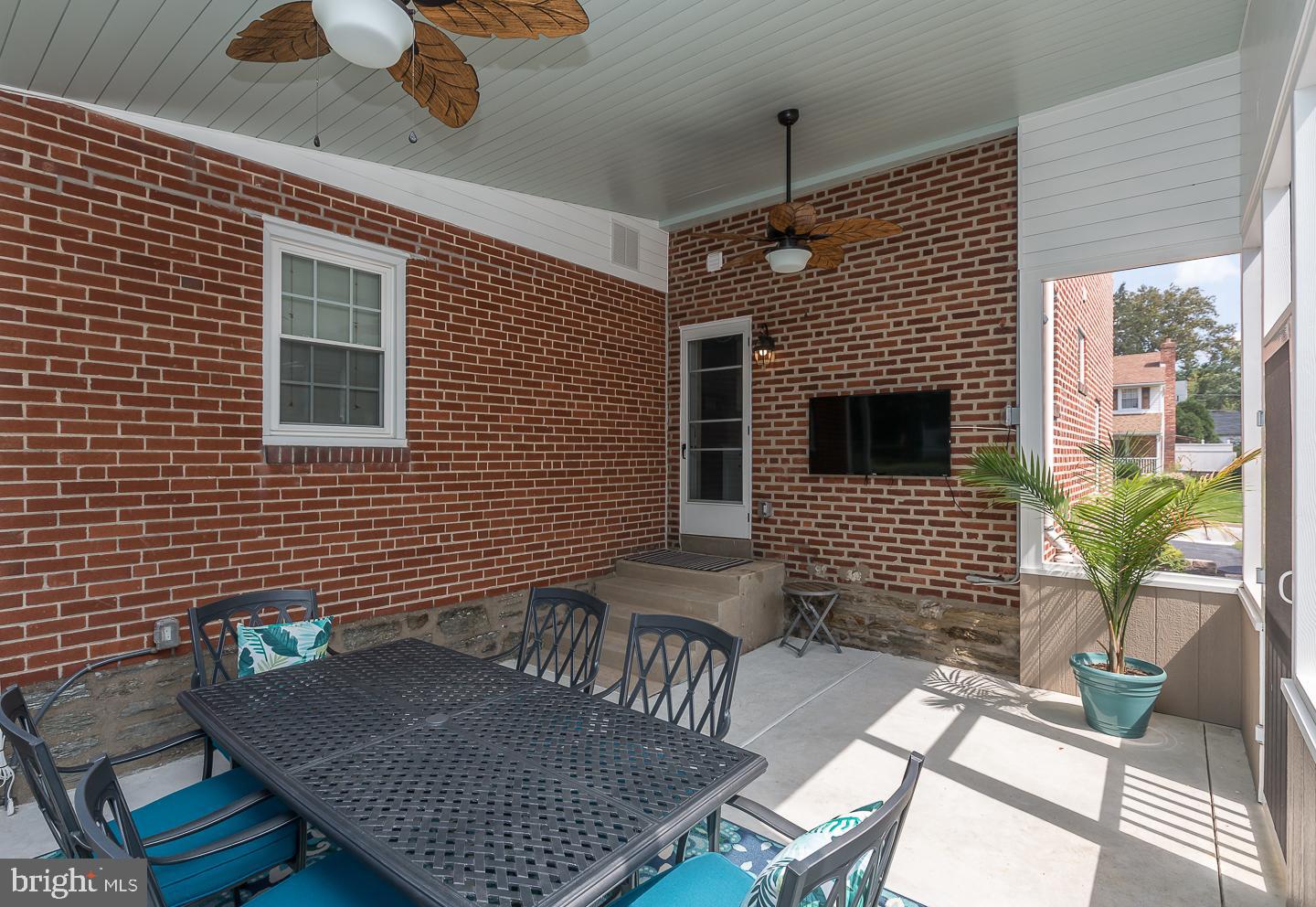 LLANERCH - Residential