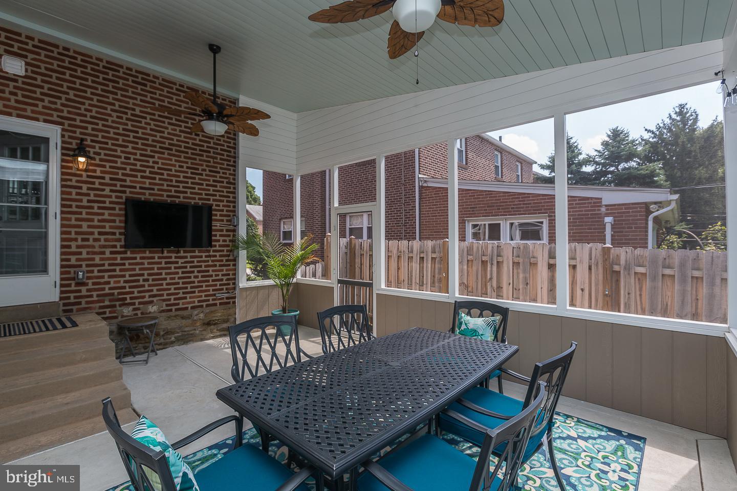 LLANERCH - Residential