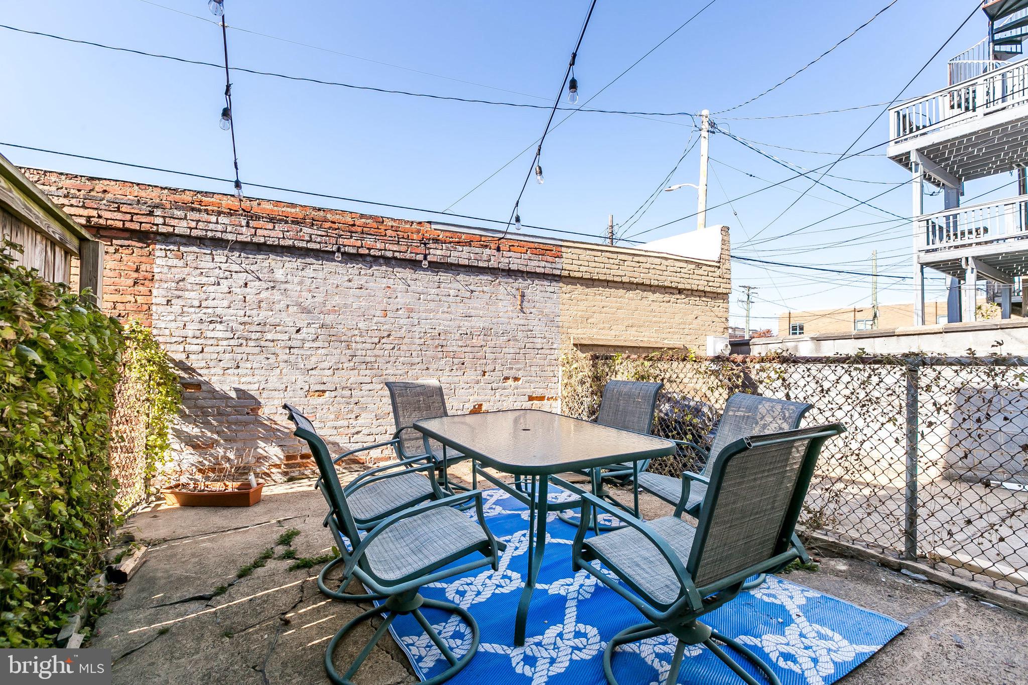 RIVERSIDE - Residential Lease