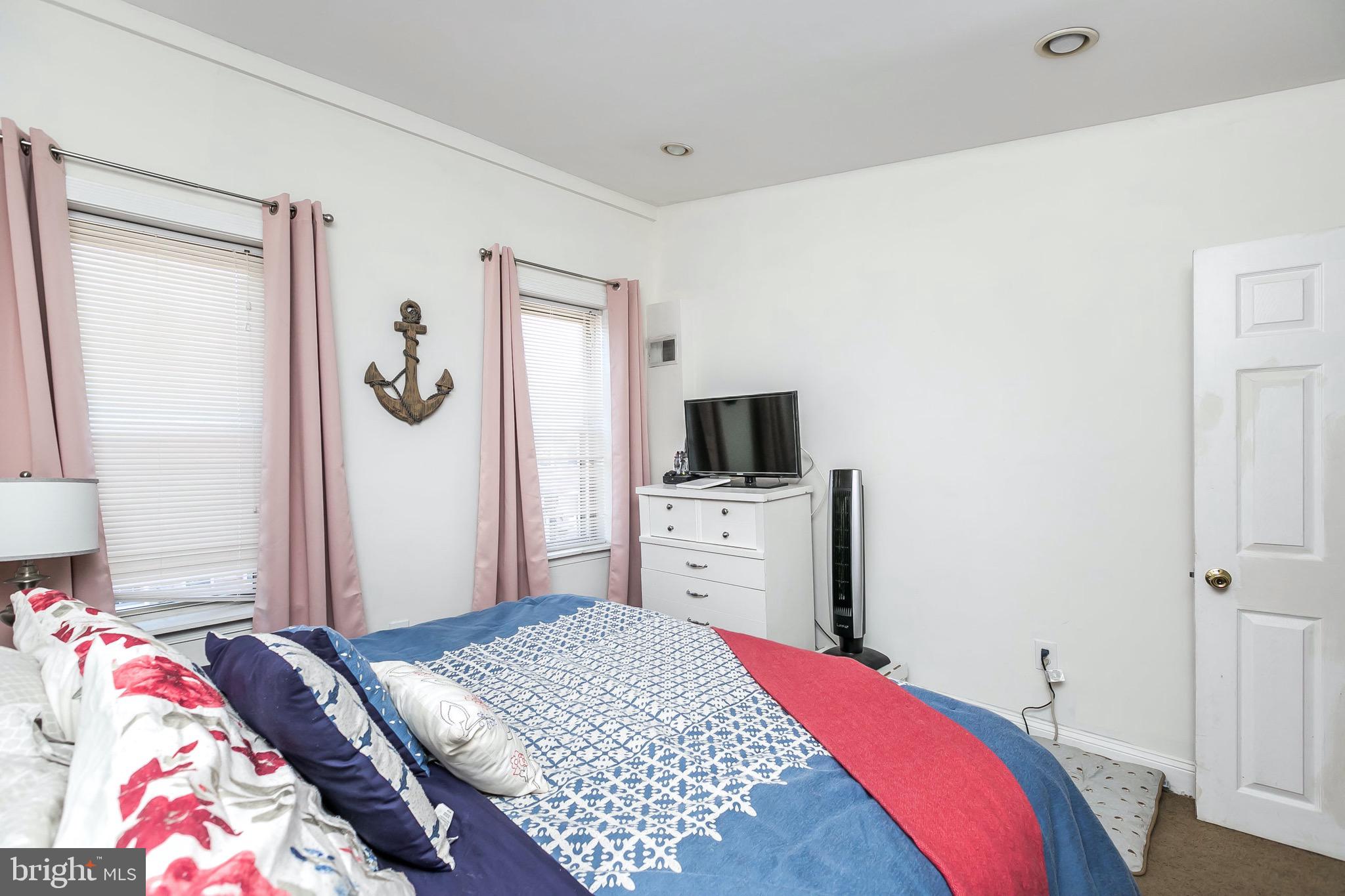 RIVERSIDE - Residential Lease