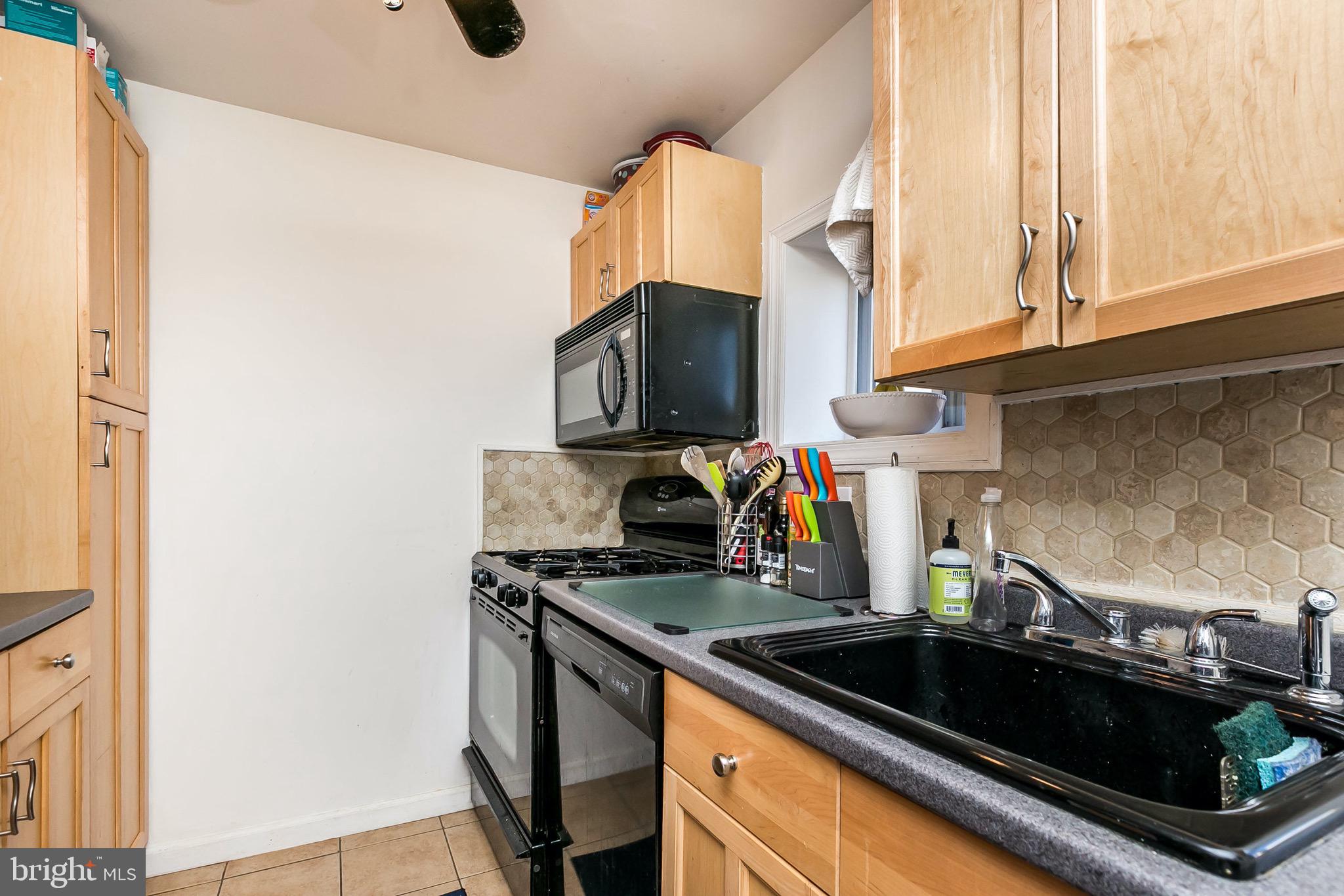 RIVERSIDE - Residential Lease