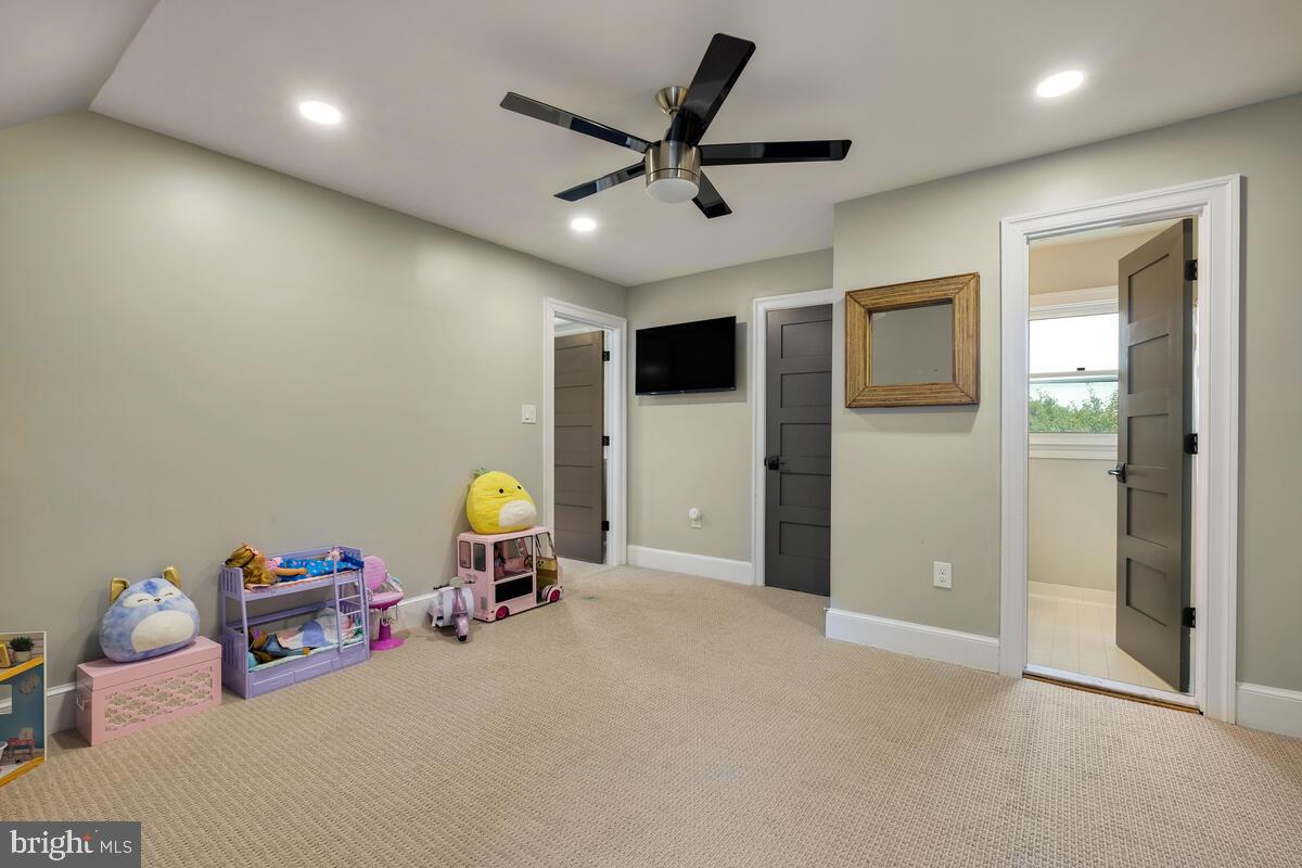 GREENHILLS FARM - Residential