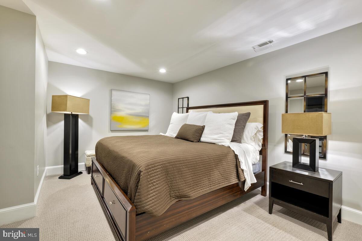 GREENHILLS FARM - Residential