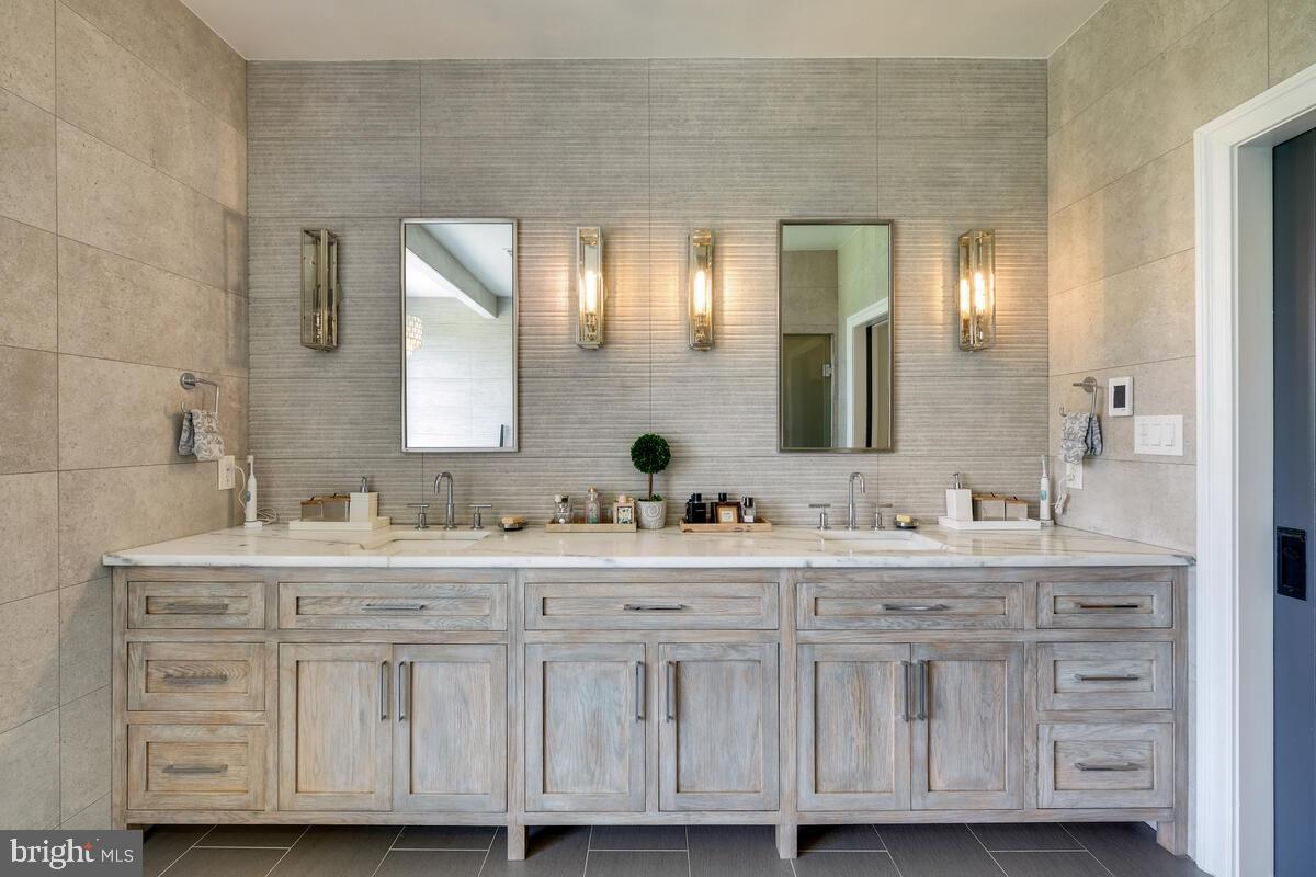 GREENHILLS FARM - Residential