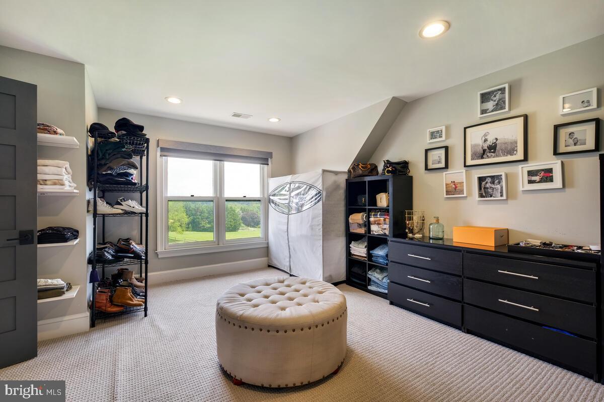 GREENHILLS FARM - Residential