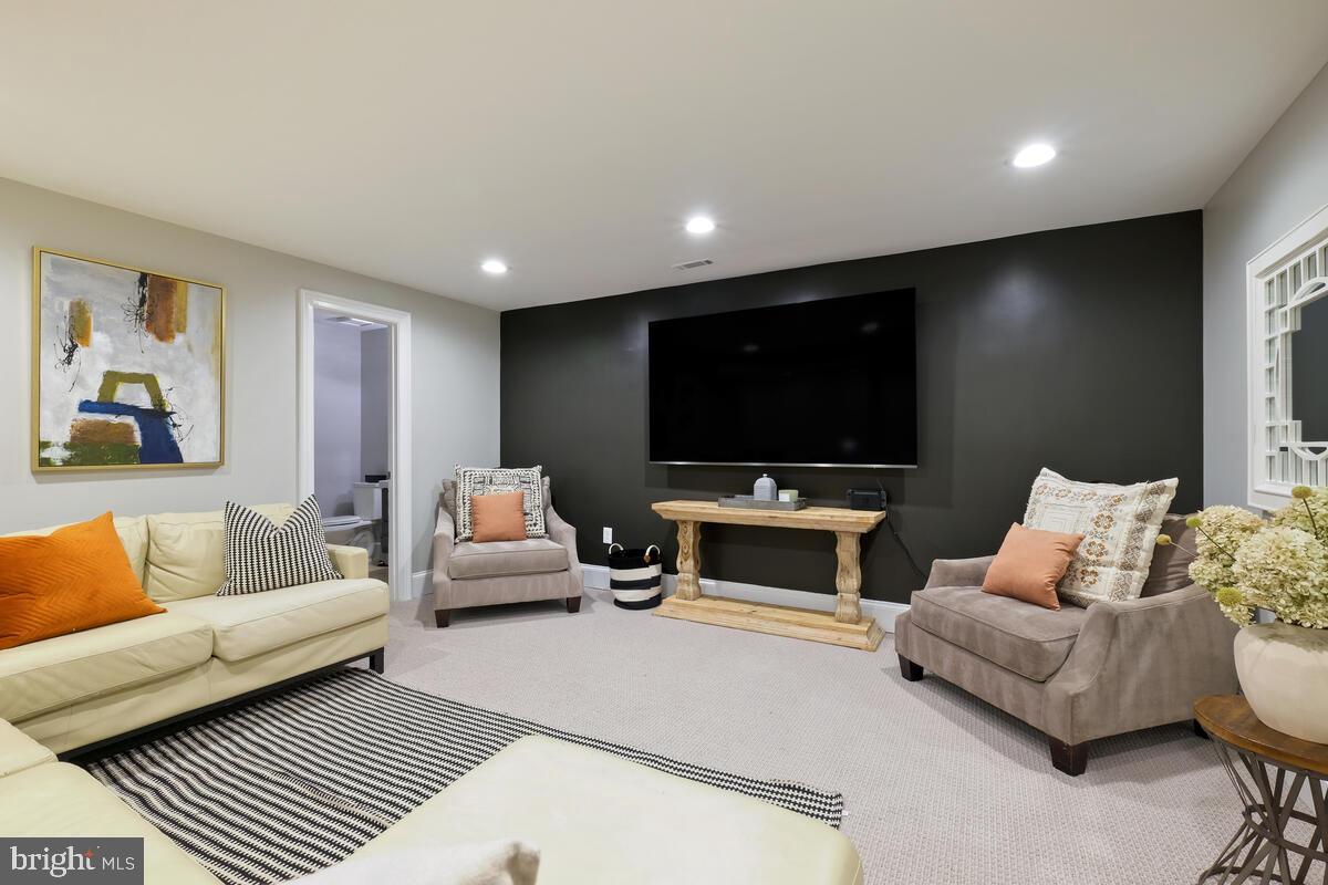 GREENHILLS FARM - Residential