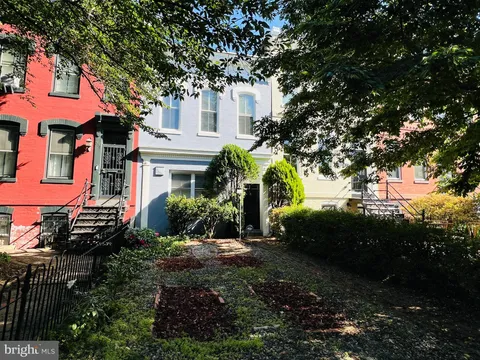 MLS: DCDC2261354