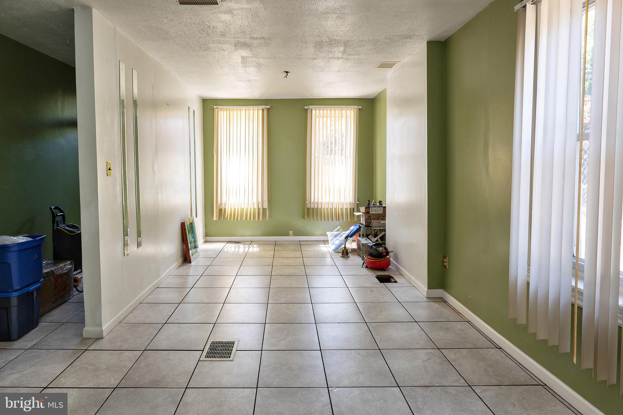 1137 SYCAMORE STREET