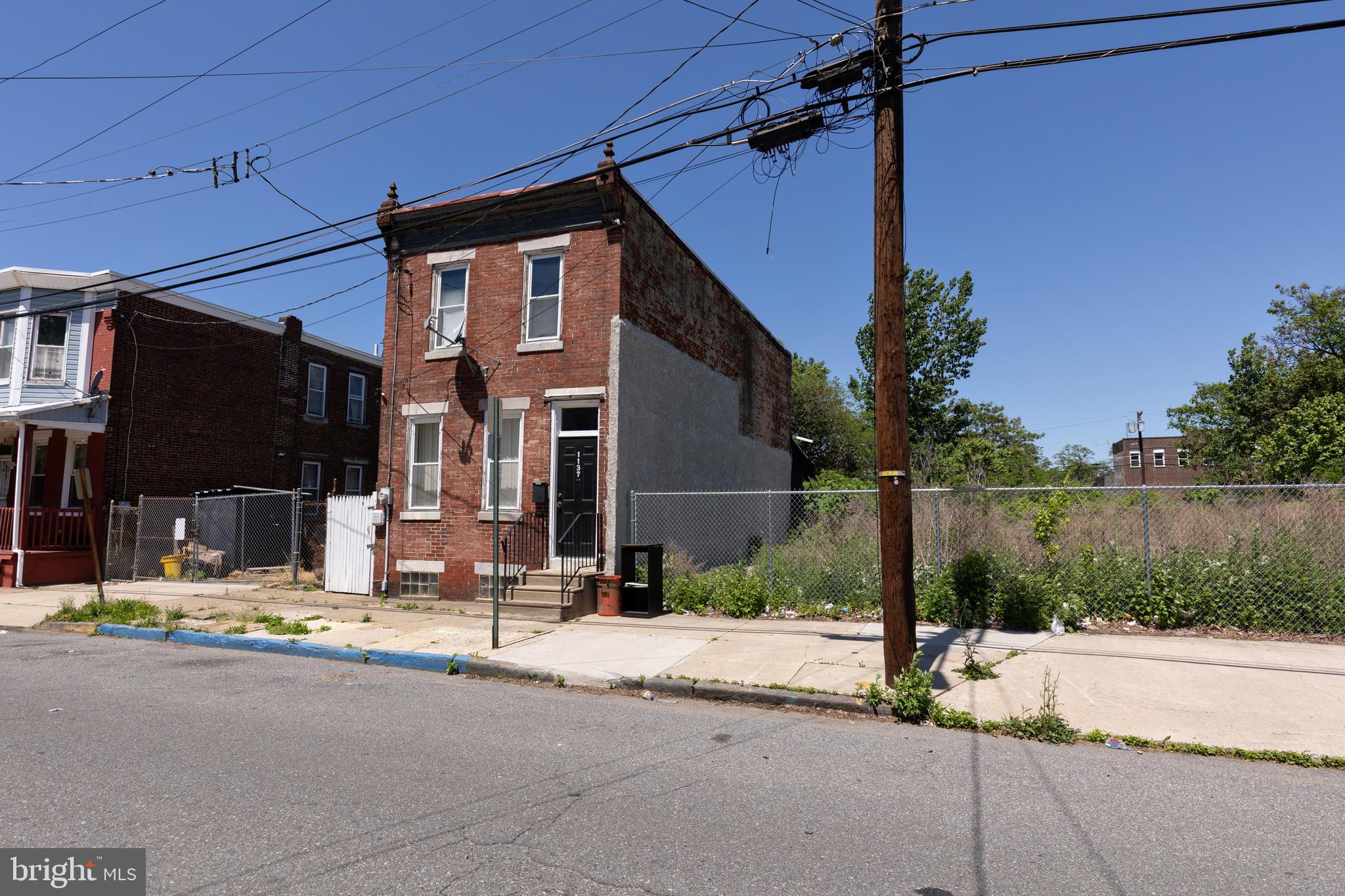 1137 SYCAMORE STREET