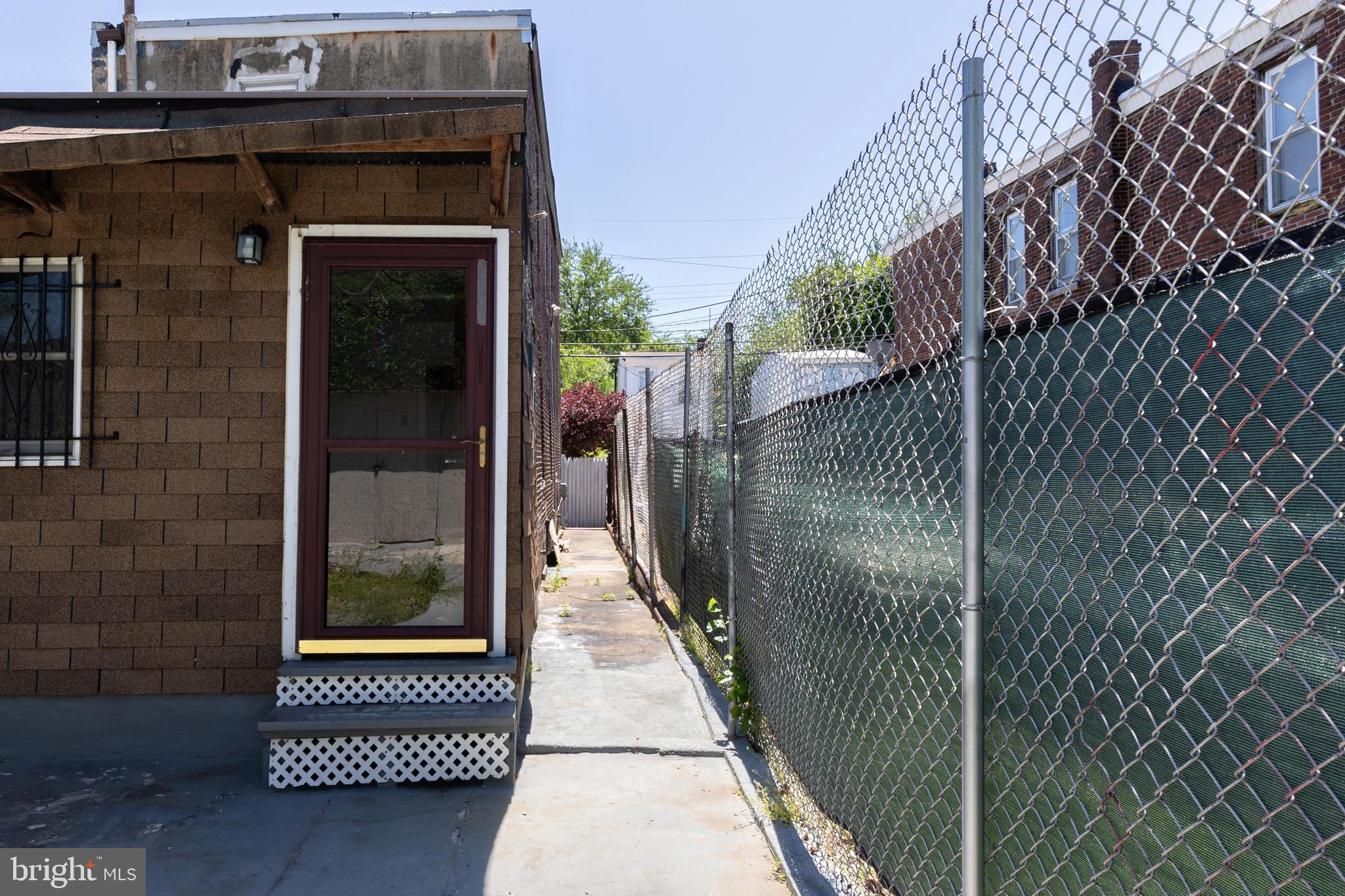 1137 SYCAMORE STREET