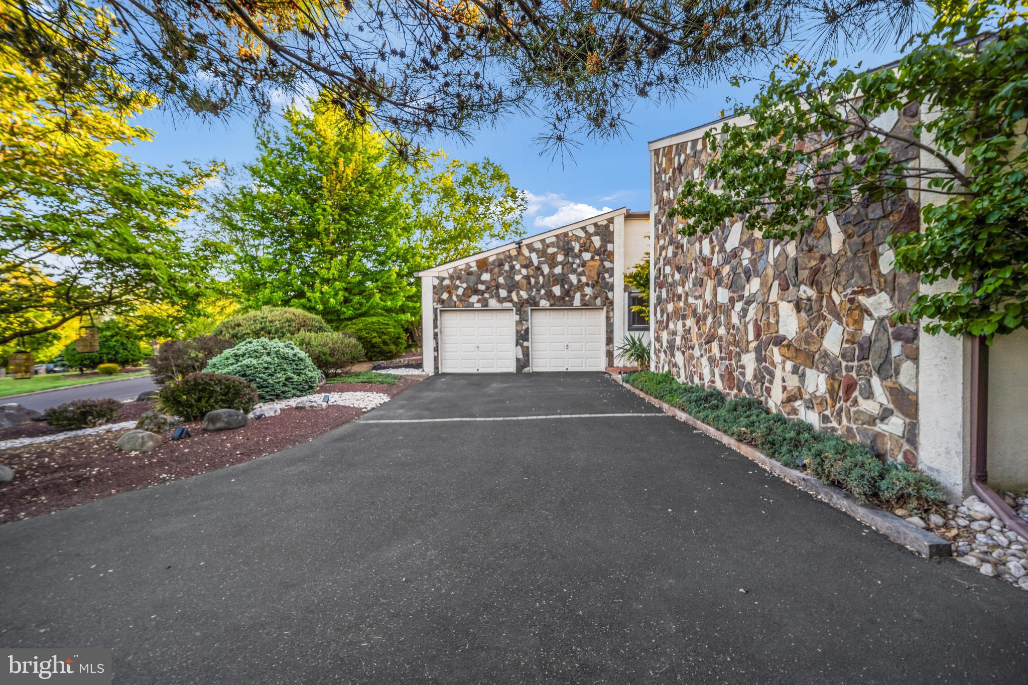FEASTERVILLE - Residential