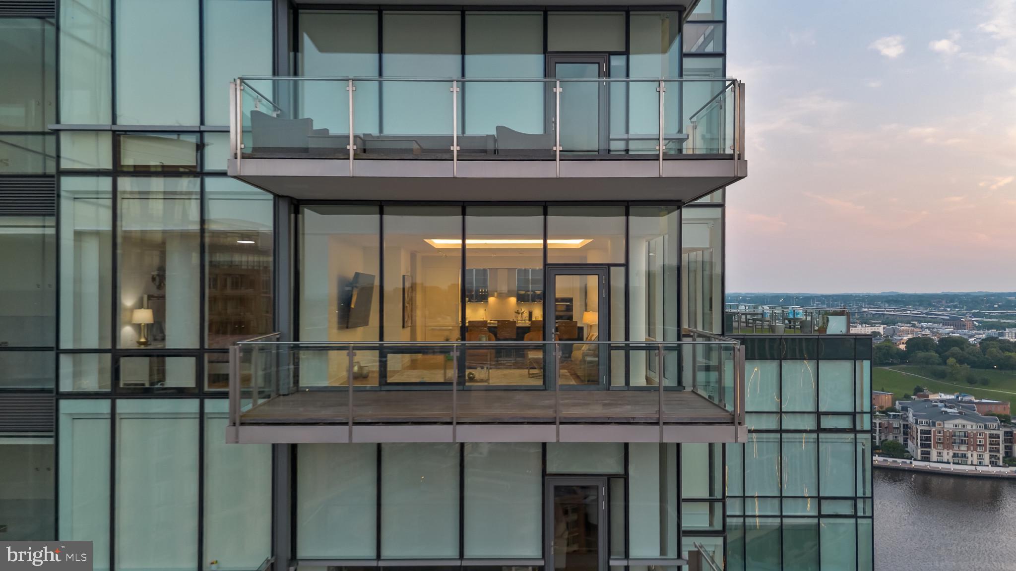 FOUR SEASONS PRIVATE RESIDENCES - Residential Lease