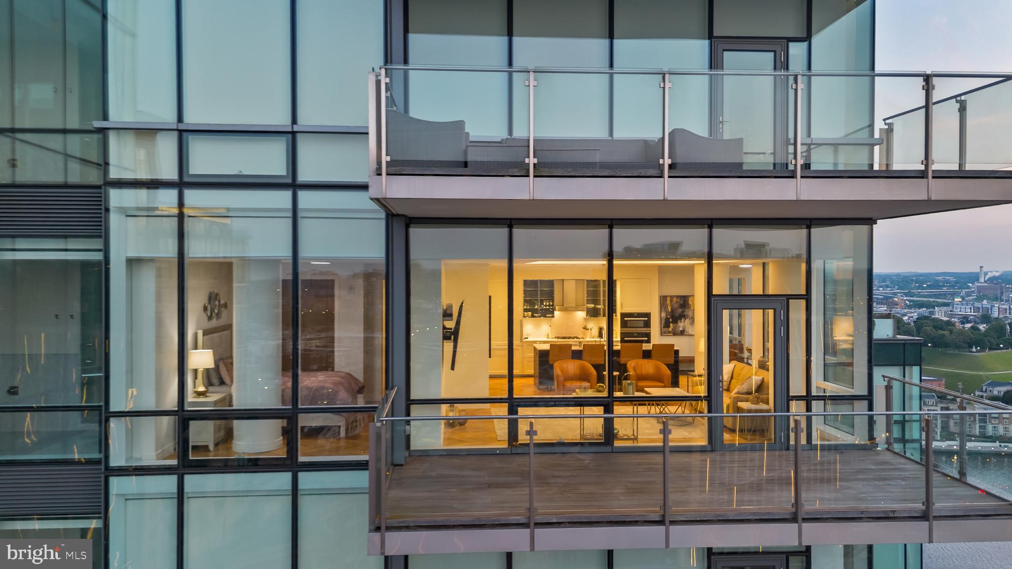 FOUR SEASONS PRIVATE RESIDENCES - Residential Lease