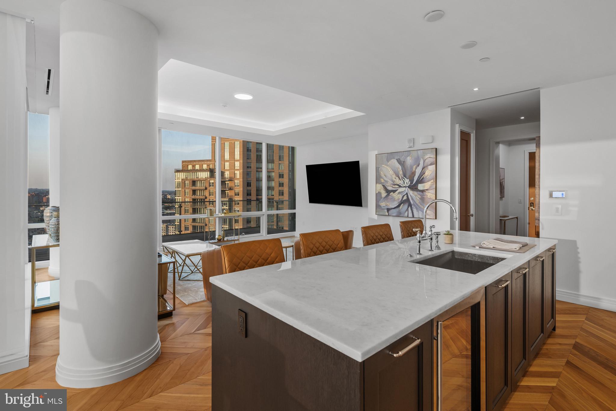 FOUR SEASONS PRIVATE RESIDENCES - Residential Lease