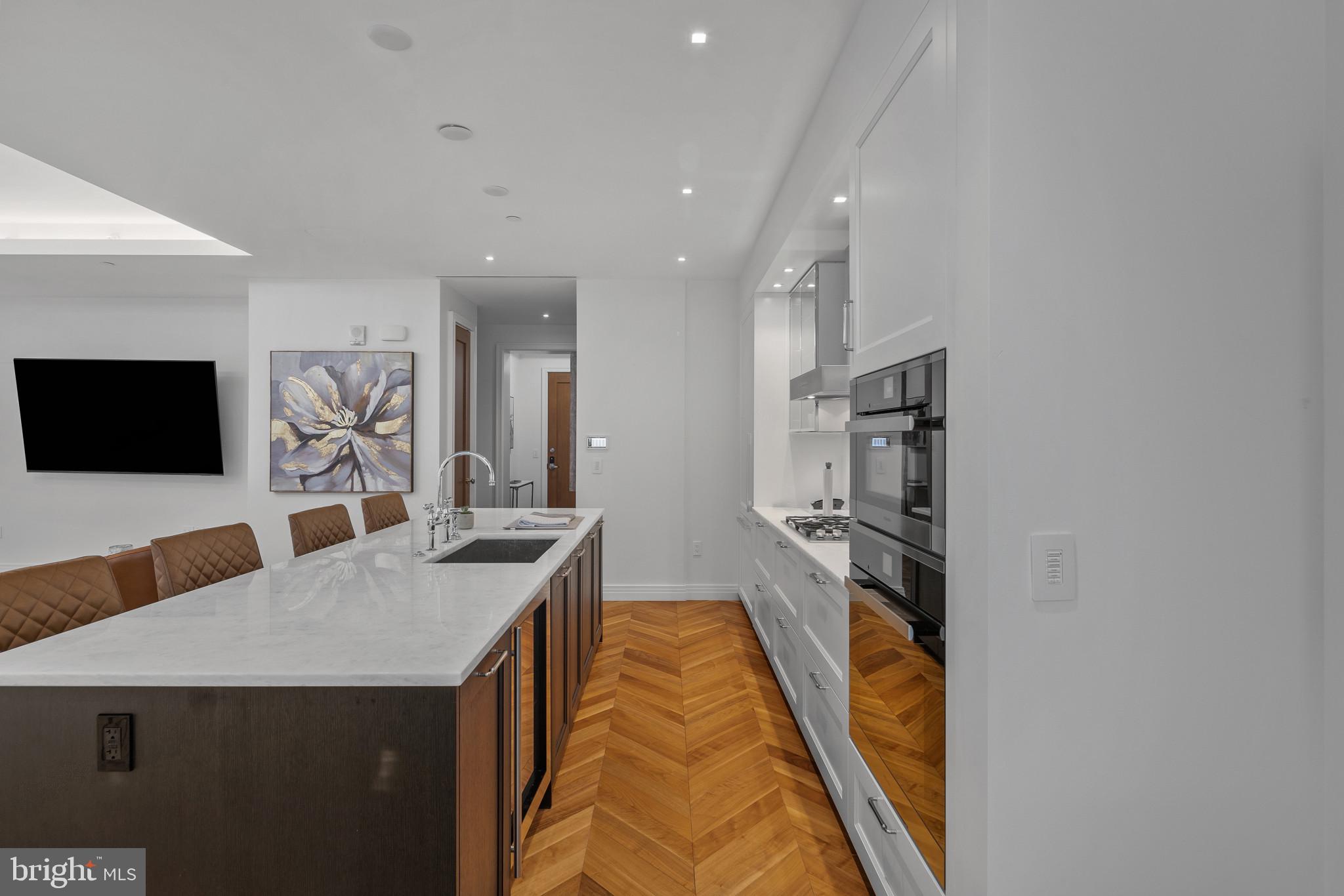 FOUR SEASONS PRIVATE RESIDENCES - Residential Lease