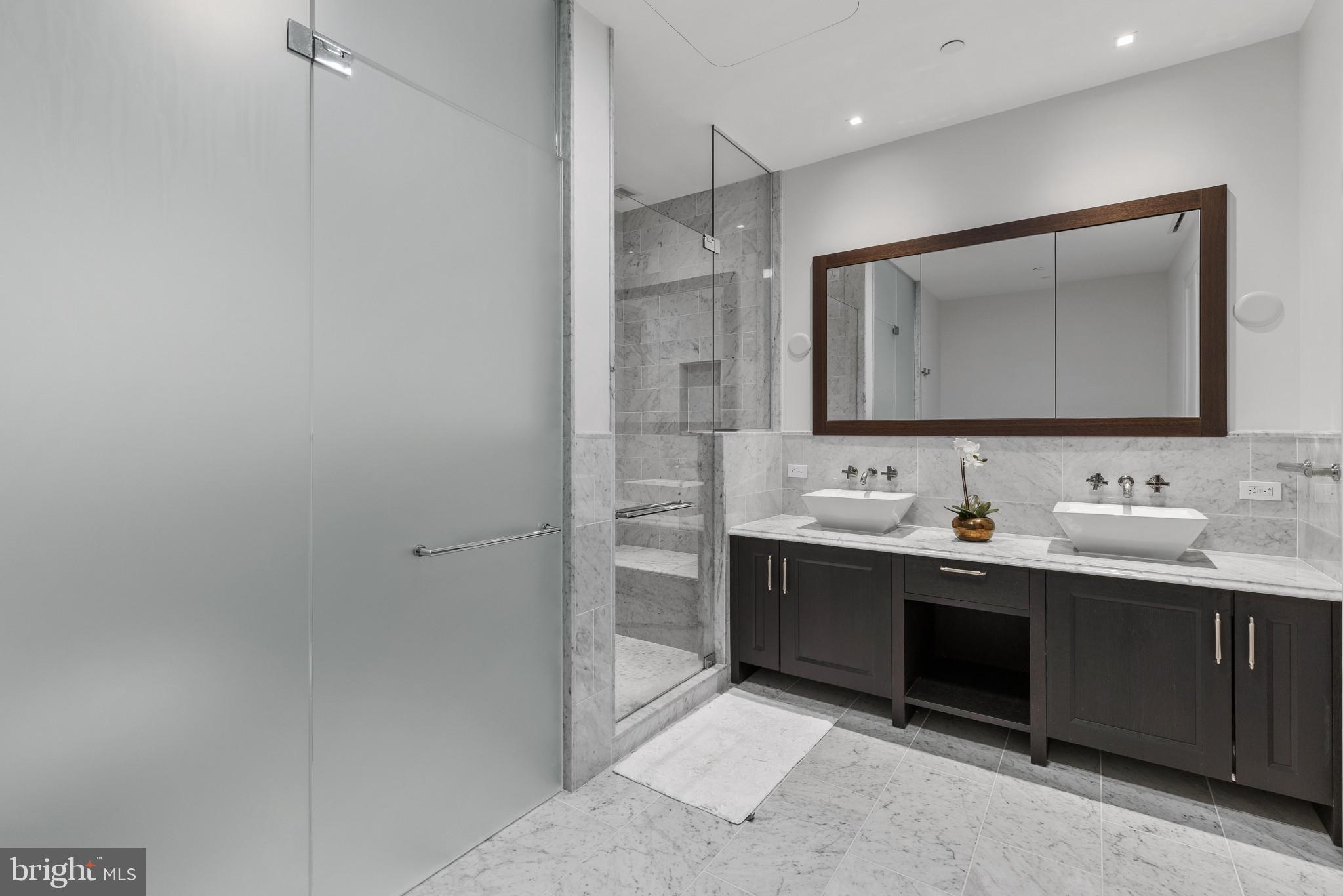 FOUR SEASONS PRIVATE RESIDENCES - Residential Lease