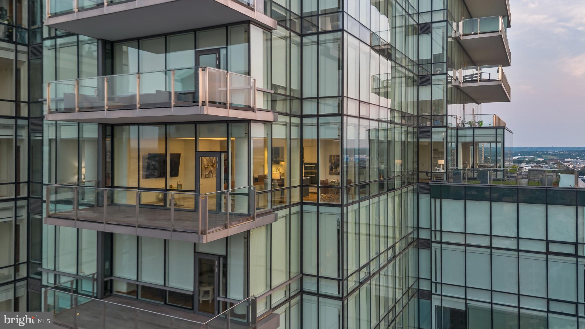 FOUR SEASONS PRIVATE RESIDENCES - Residential Lease