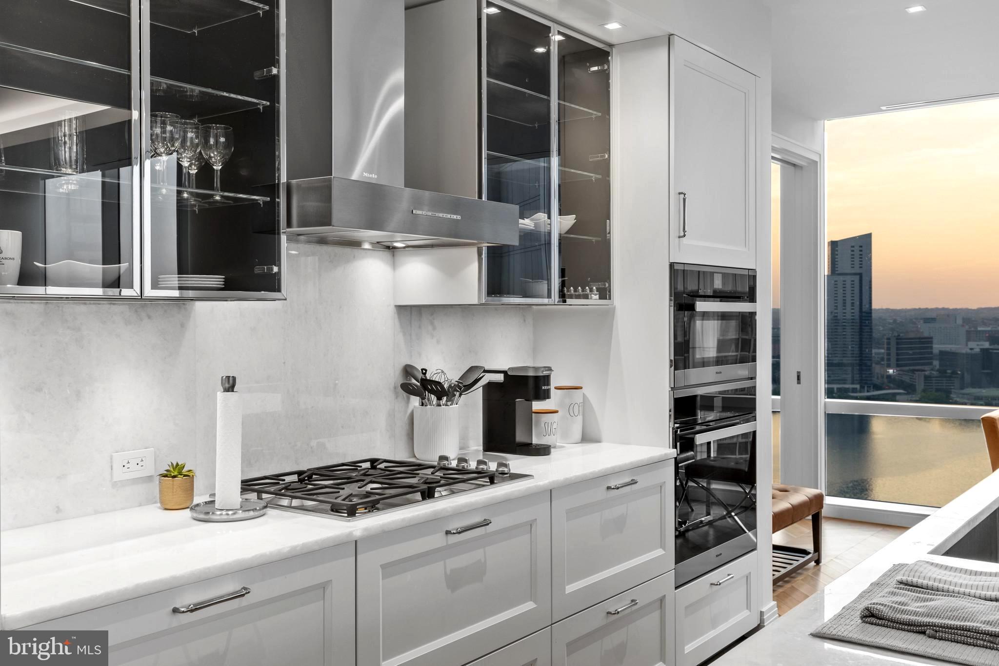 FOUR SEASONS PRIVATE RESIDENCES - Residential Lease
