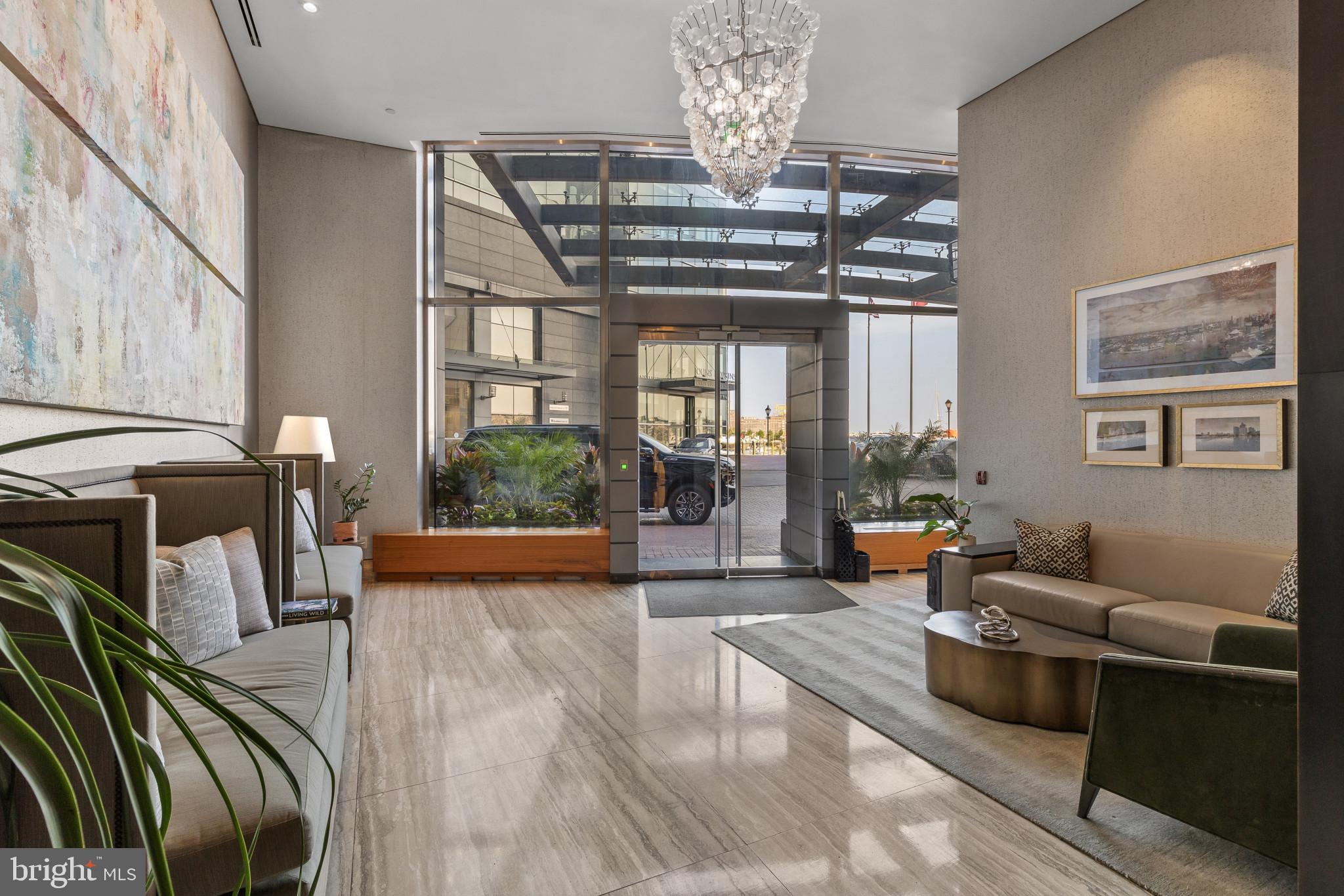 FOUR SEASONS PRIVATE RESIDENCES - Residential Lease