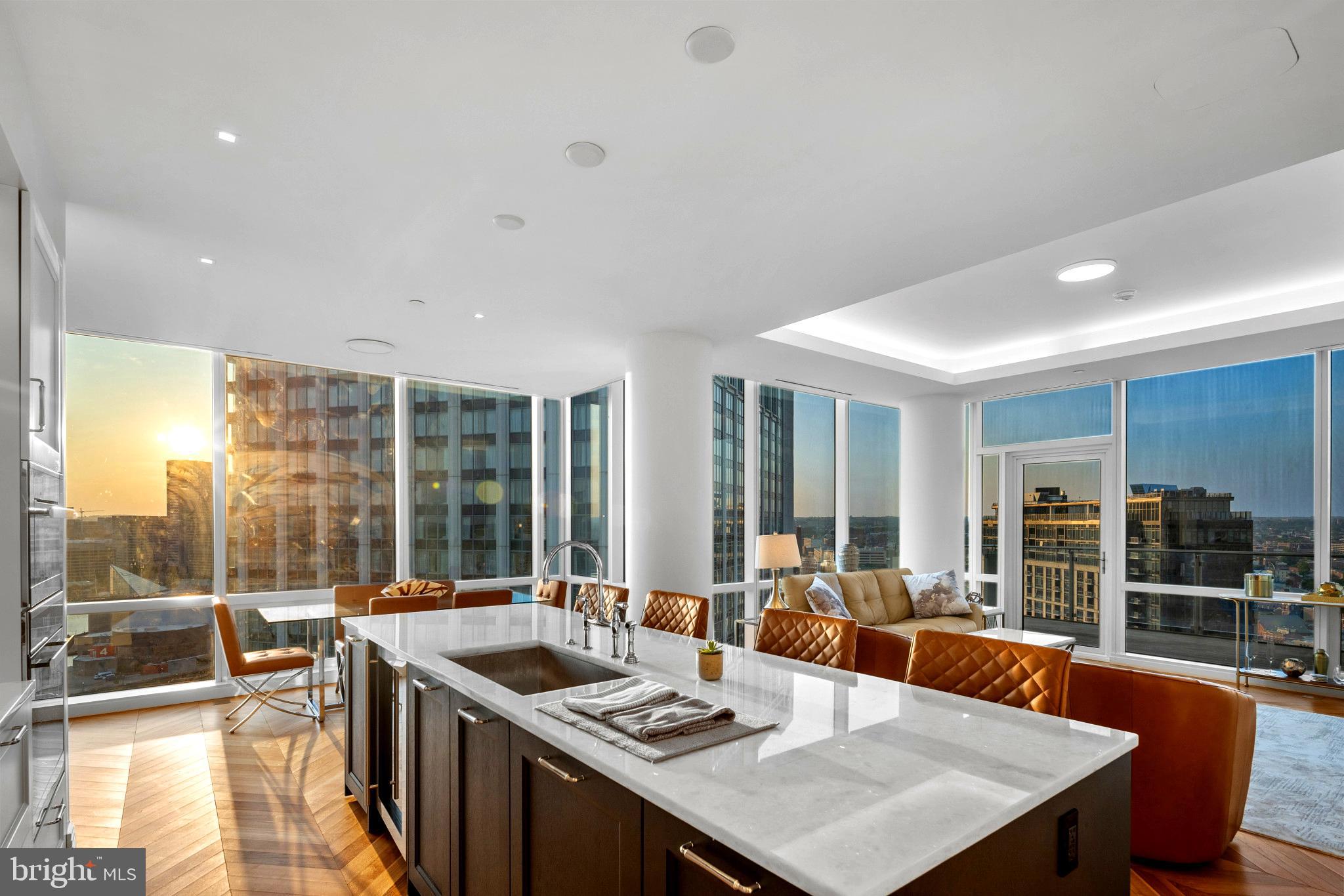 FOUR SEASONS PRIVATE RESIDENCES - Residential Lease