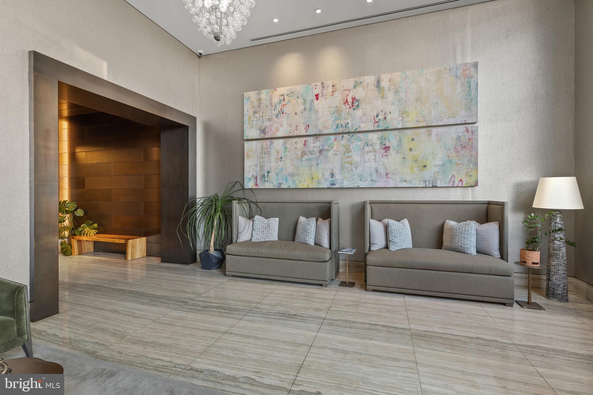 FOUR SEASONS PRIVATE RESIDENCES - Residential Lease