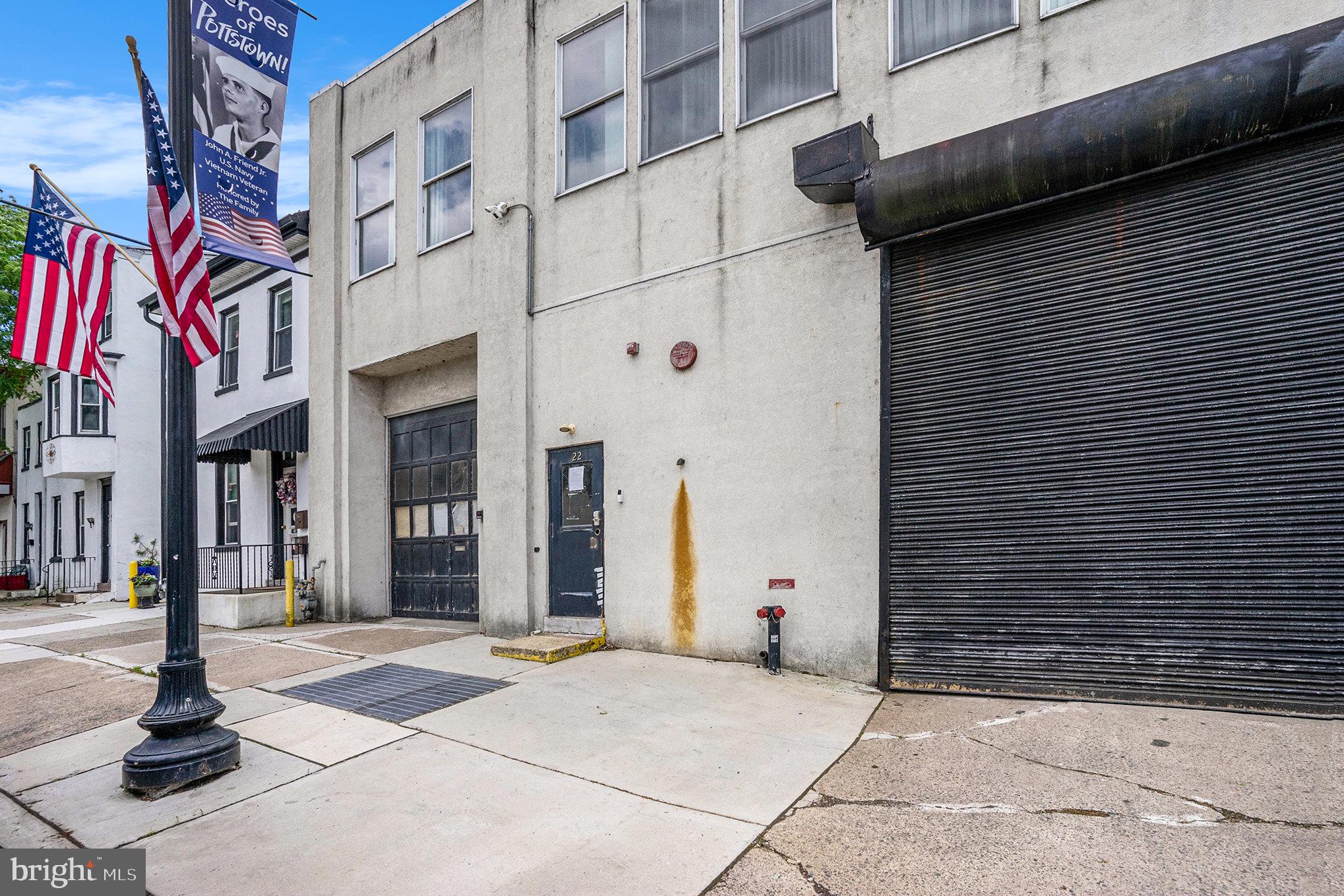 22 E HIGH STREET