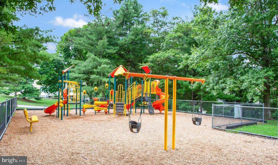 DEEP CREEK COMMONS - Residential