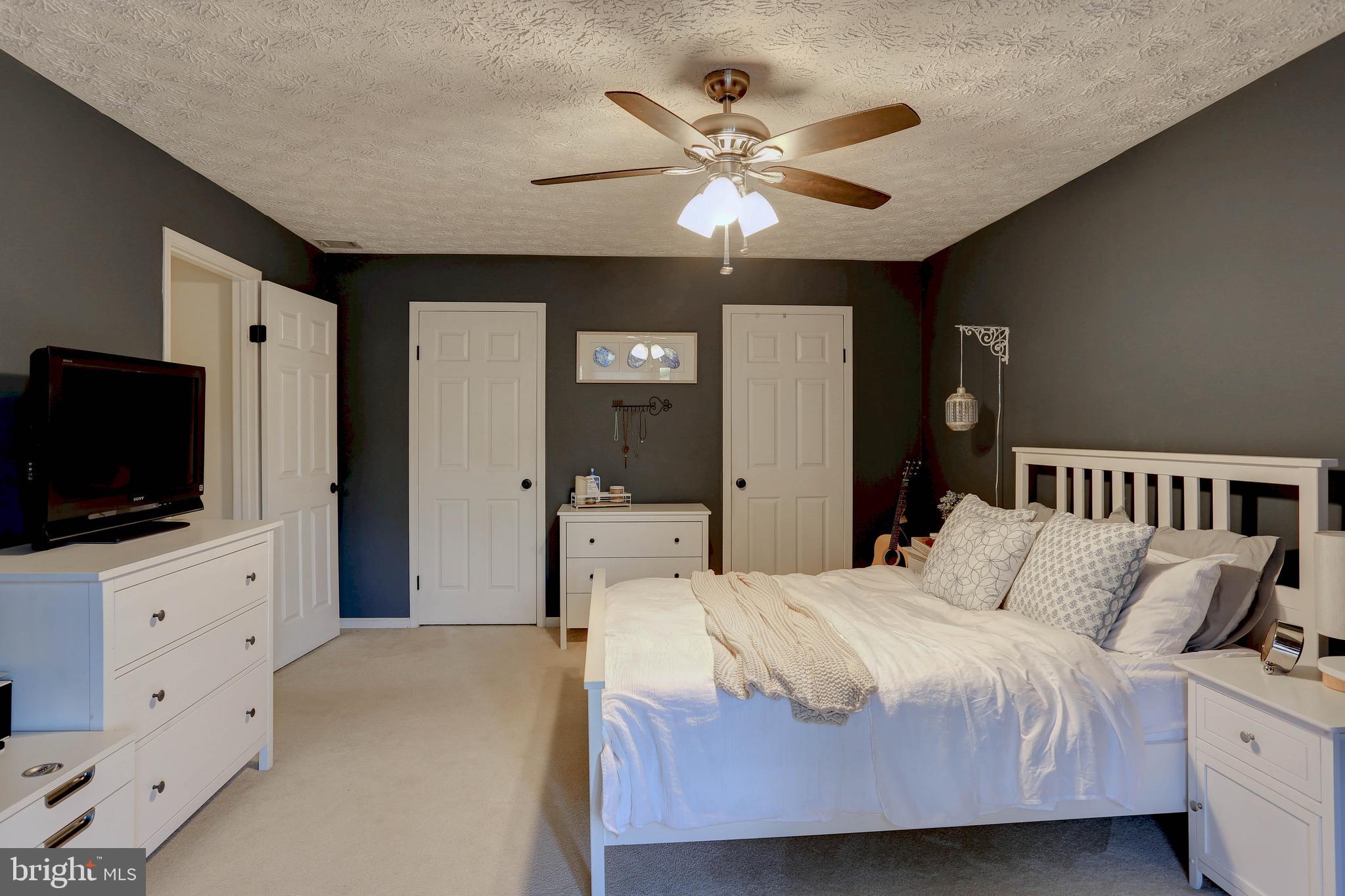 DEEP CREEK COMMONS - Residential