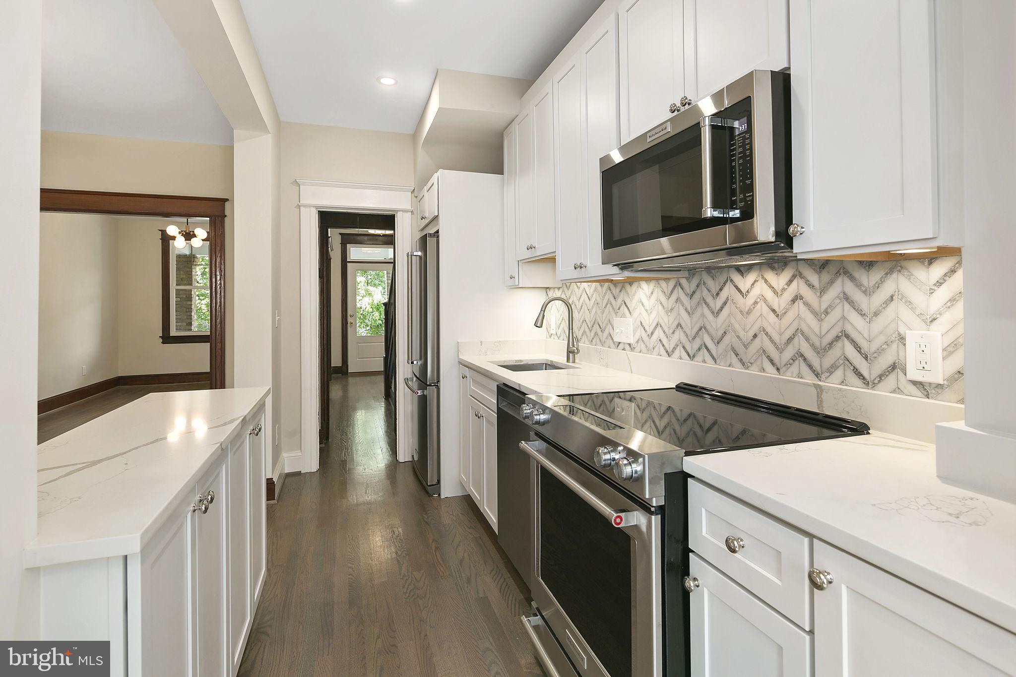 1242 OATES STREET NE