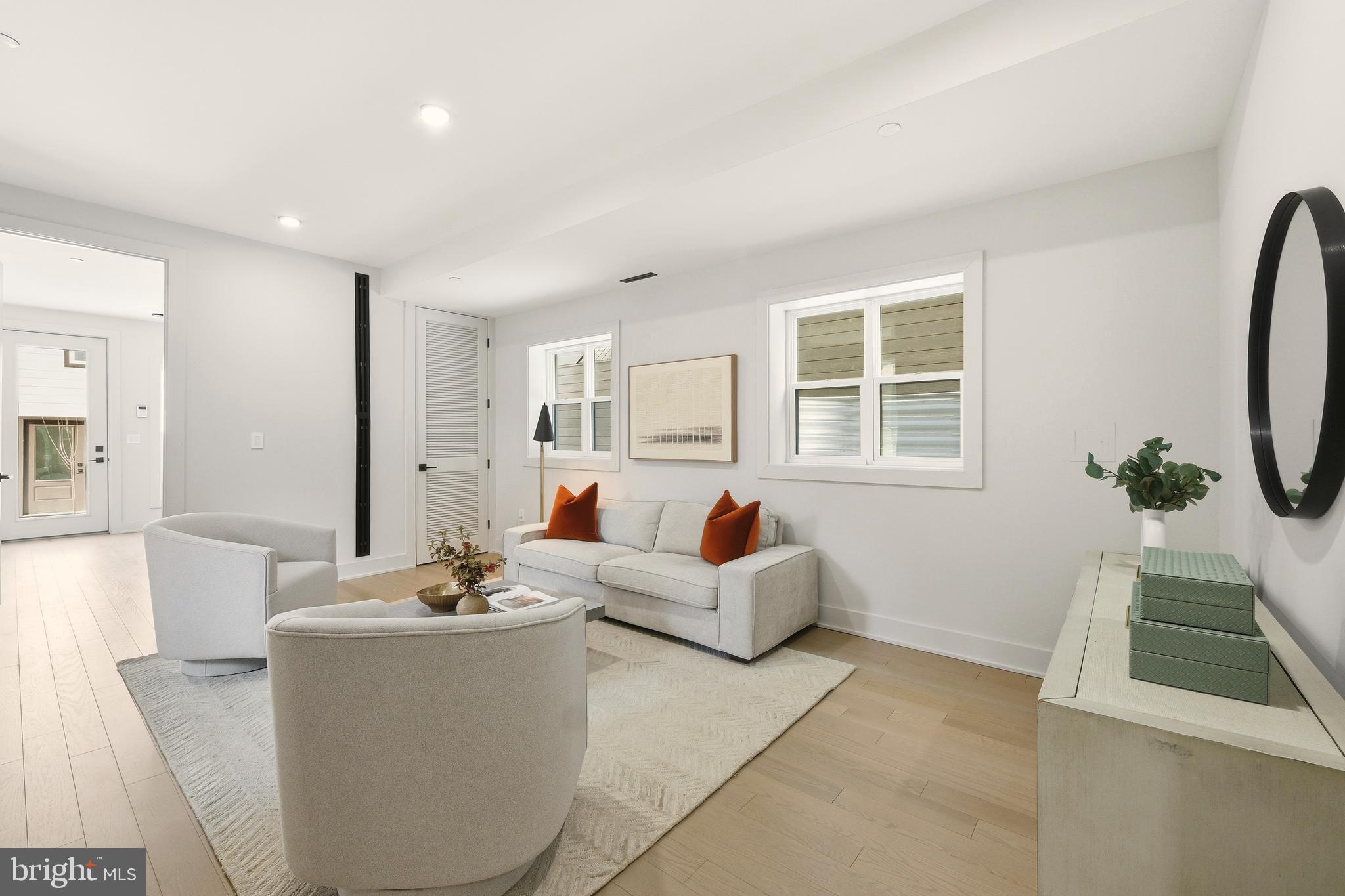 CHEVY CHASE - Residential