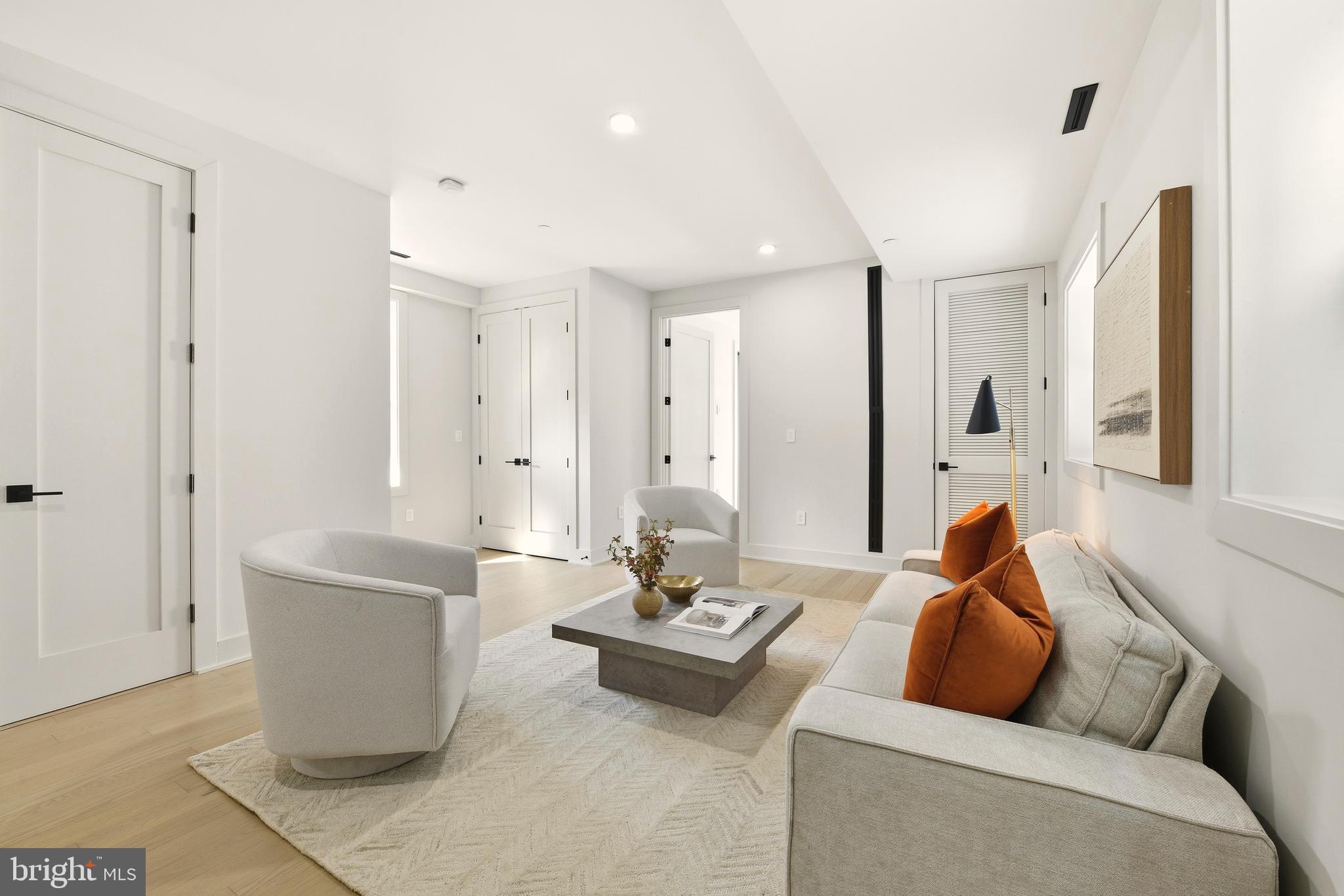 CHEVY CHASE - Residential