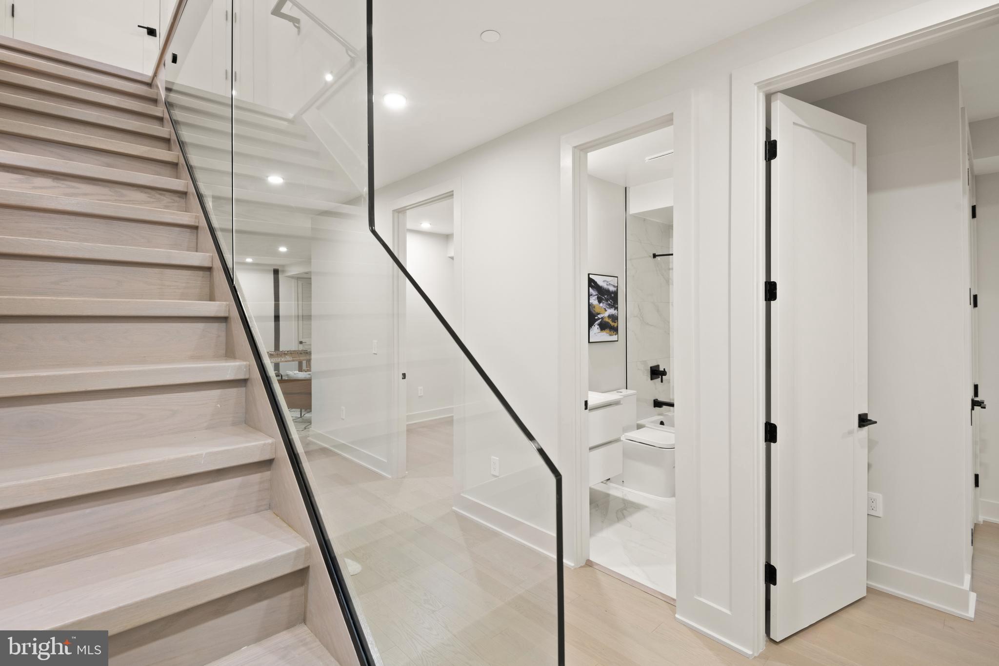 CHEVY CHASE - Residential