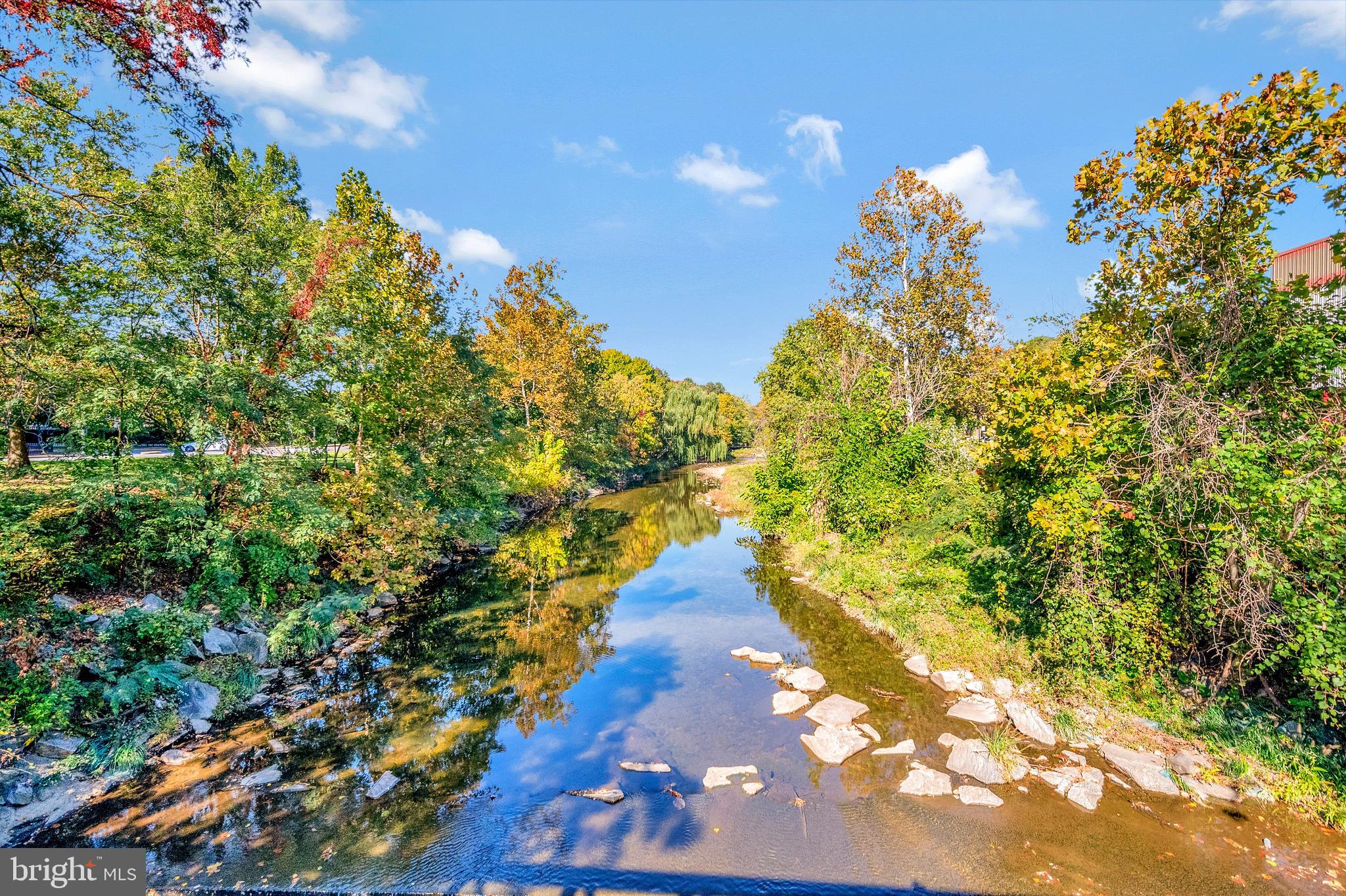 SHIRLINGTON VILLAGE - Residential