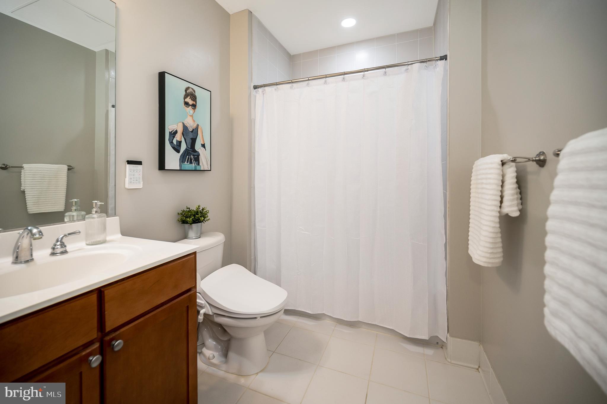 SHIRLINGTON VILLAGE - Residential