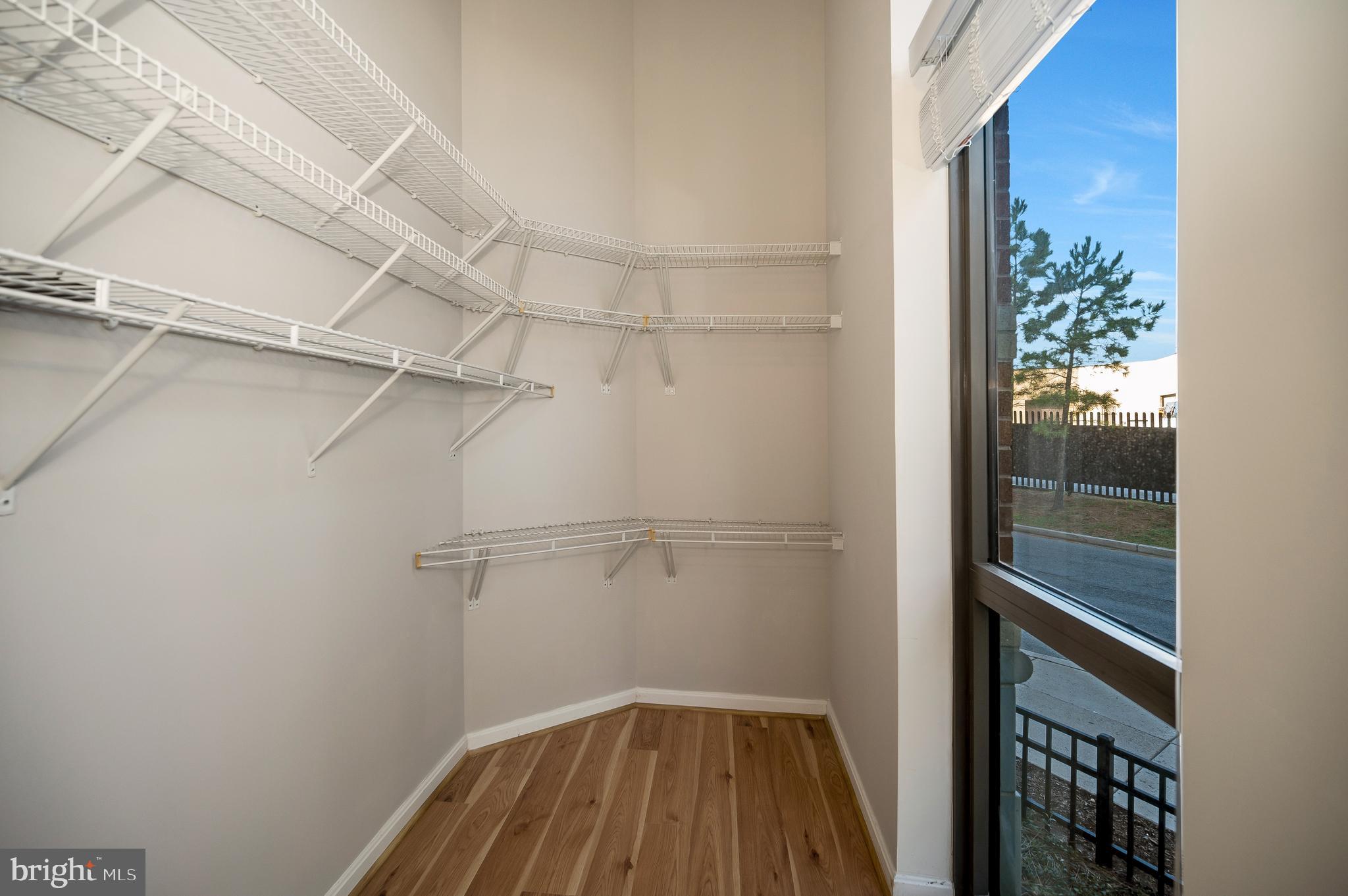 SHIRLINGTON VILLAGE - Residential