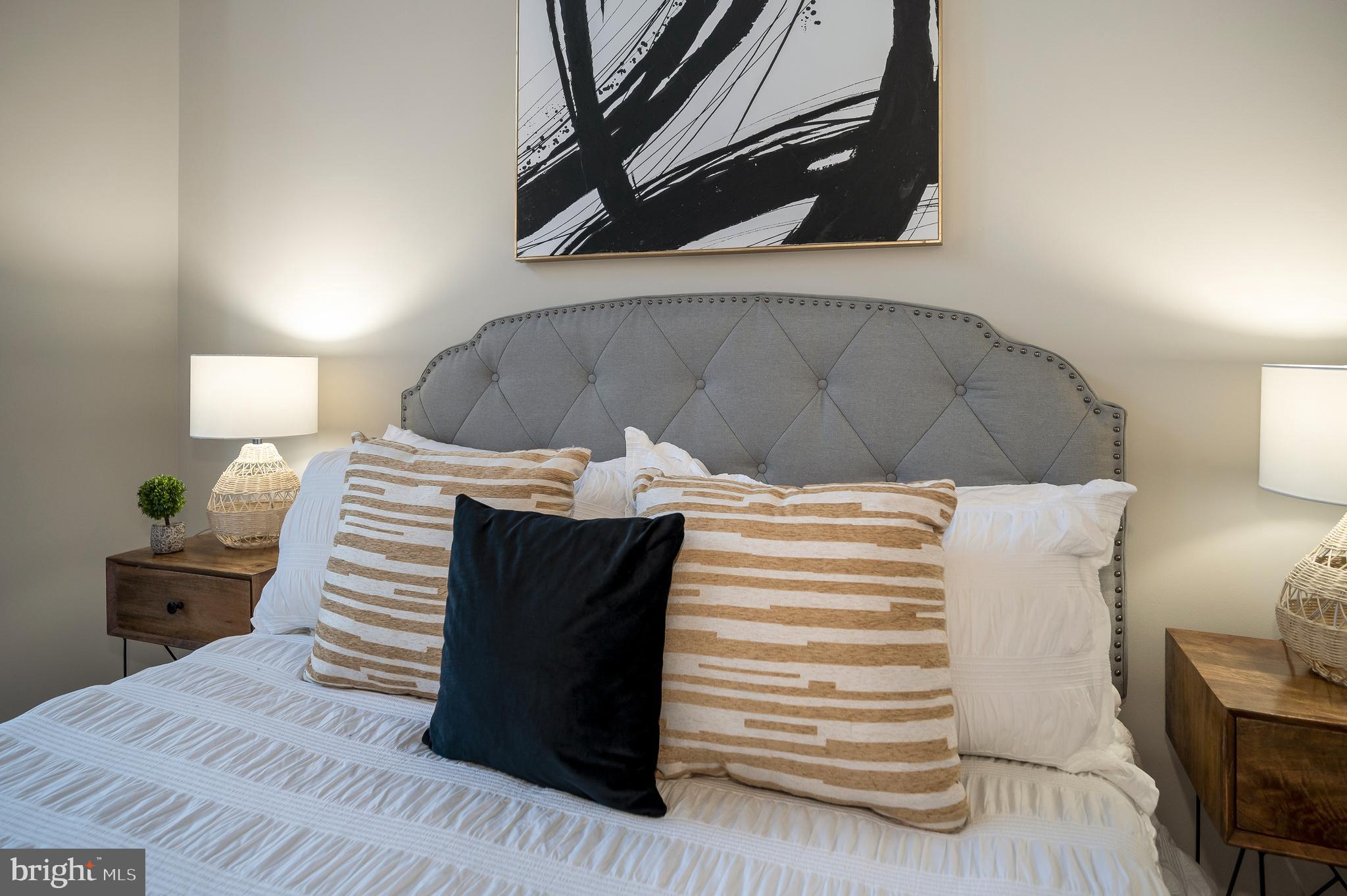 SHIRLINGTON VILLAGE - Residential