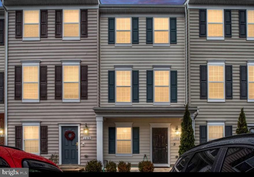 3BR, 3FB Townhome in the highly sought-after Rappahannock Landing community. Beautiful open floor plan featuring a gourmet kitchen with granite countertops, stainless steel appliances, and a spacious deck perfect for relaxation or entertaining. Conveniently located near shopping, dining, entertainment, and major commuter routes. Smoking is not allowed. Pets considered on a case-by-case basis. Immediately available to move in.