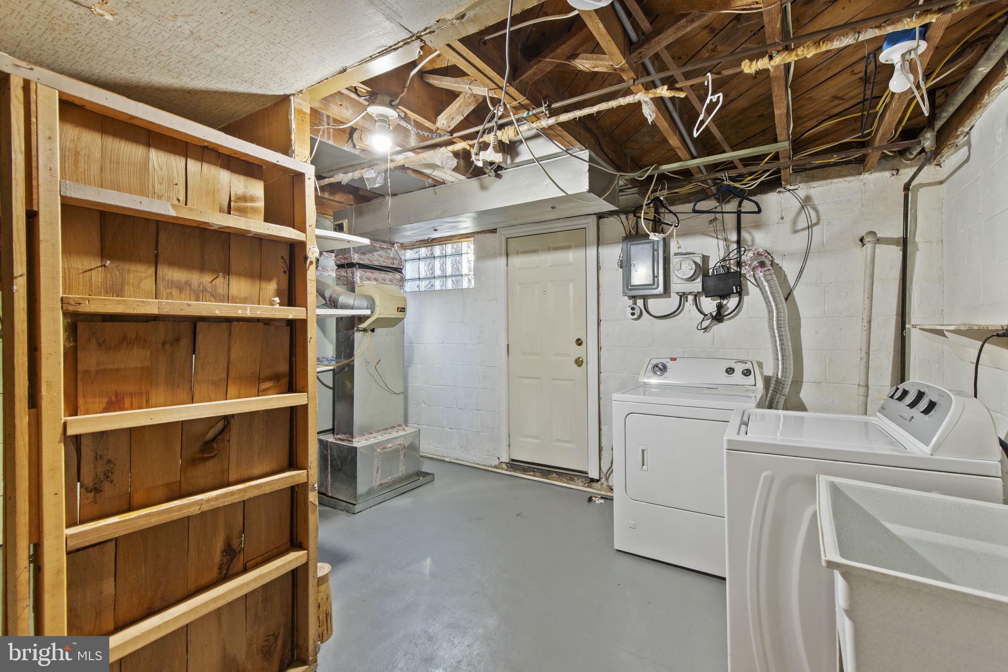 MERRITT HOMES - Residential