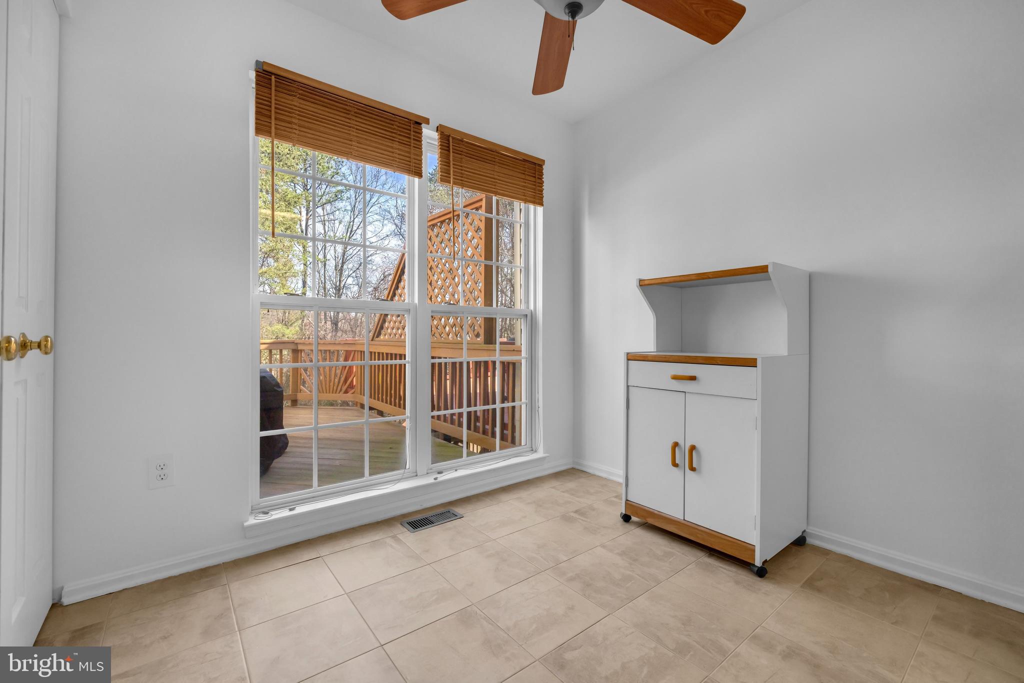 SEVEN OAKS - Residential