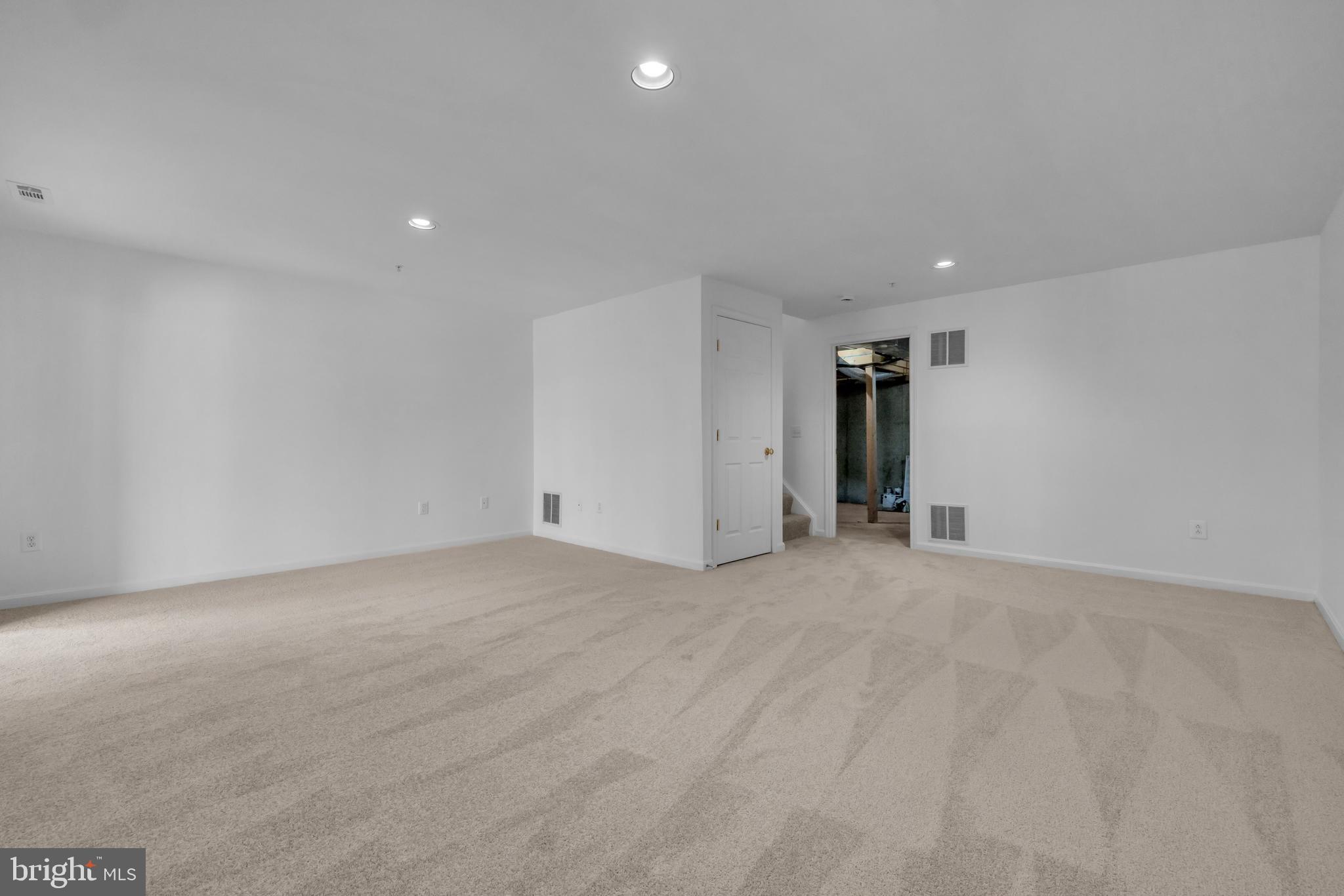 SEVEN OAKS - Residential