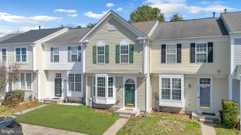 Townhouse For Sale - 220 Arcadia Shores Circle<br/> ODENTON, MD 21113